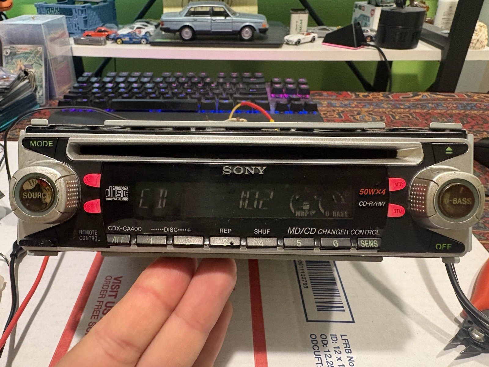 Sony CDX-CA400 Indash Car Stereo CD Player Controller 50W x 4 Works No Remote