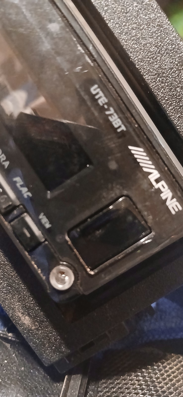 USED Alpine UTE-73BT Digital Media Receiver