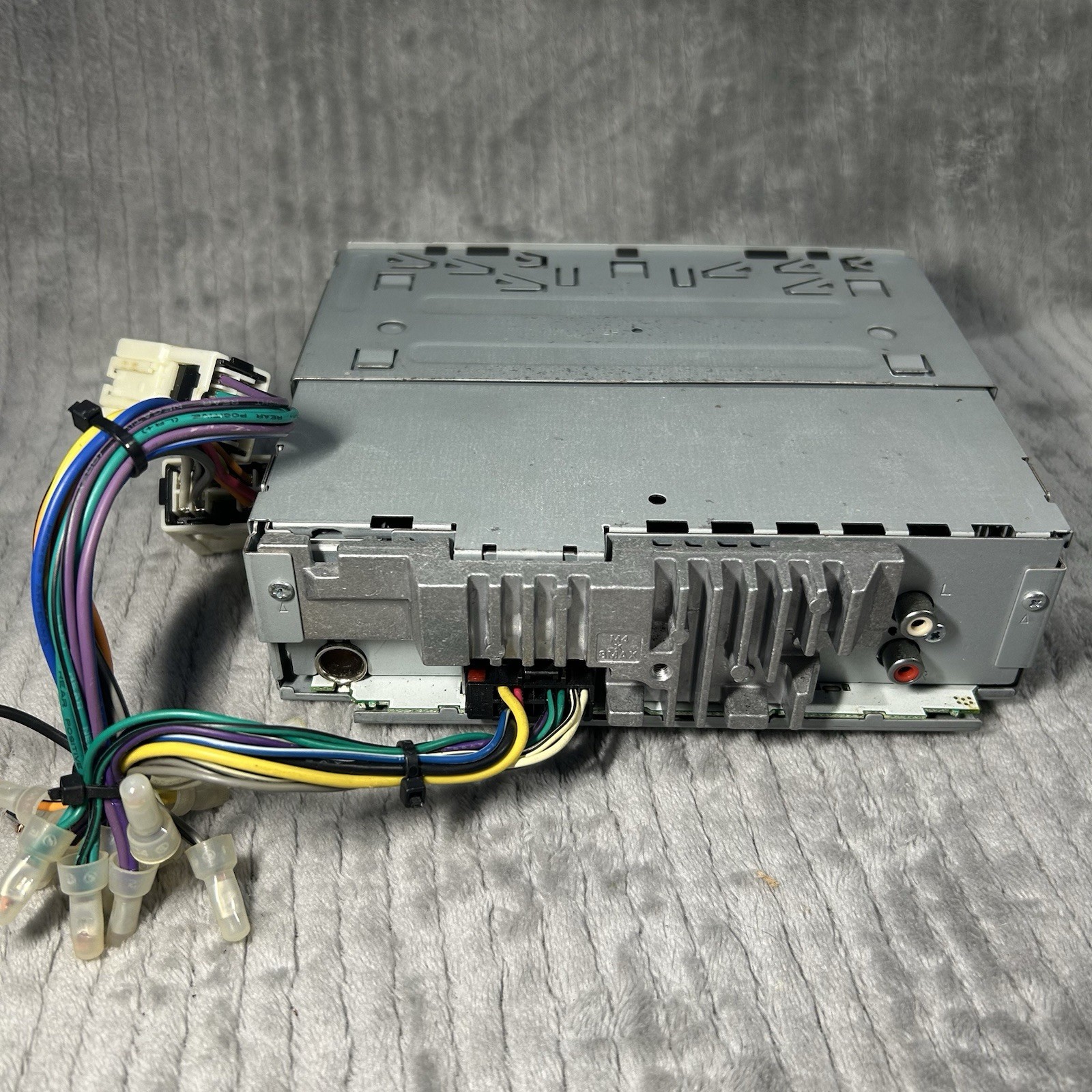 Pioneer DEH-2200UB CD Player/MP3 In Dash Car Audio Receiver Read Description