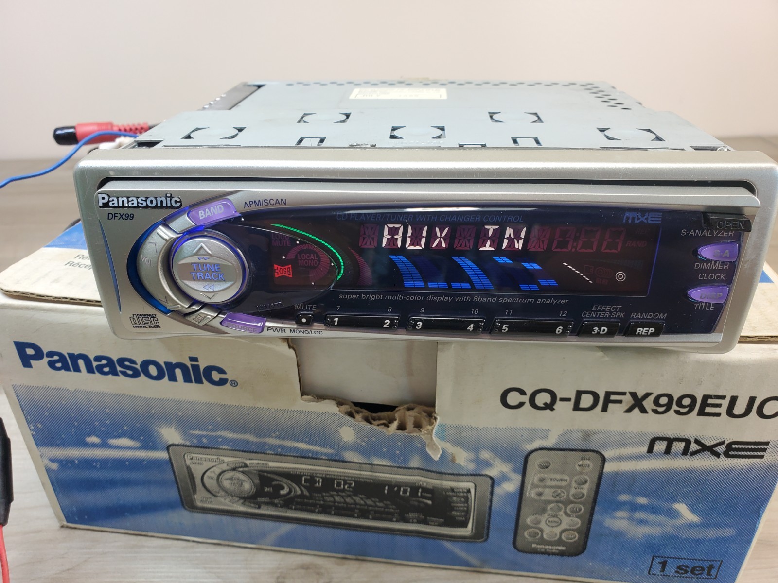 Panasonic CQ DFX-99EUC 5volts car cd player eq spectrum analyzer radio