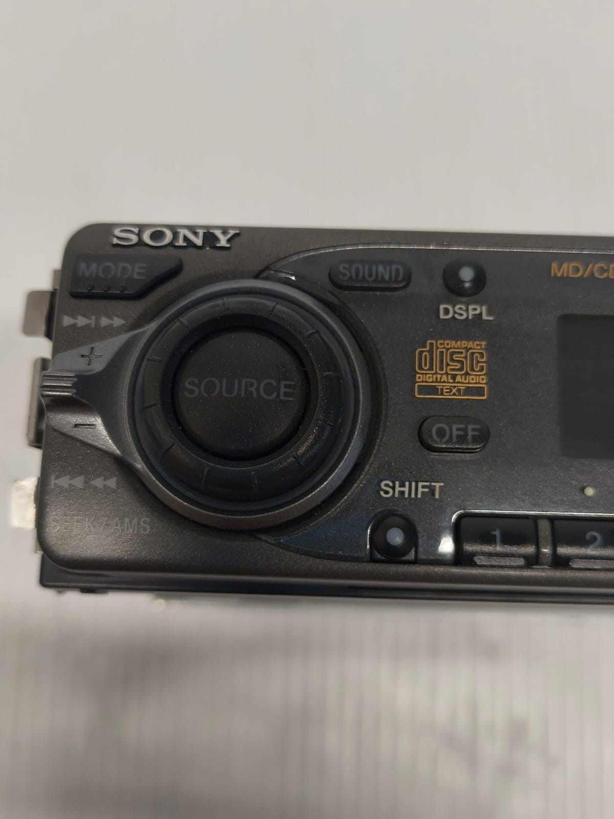 Sony CDX-C5850R Car Radio CD Player FM/MW/LW FREE SHIPPING