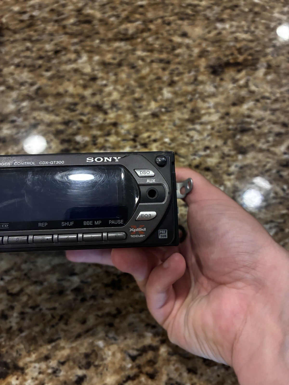 Sony CDX-GT300 CD Player In Dash Receiver TESTED WORKS