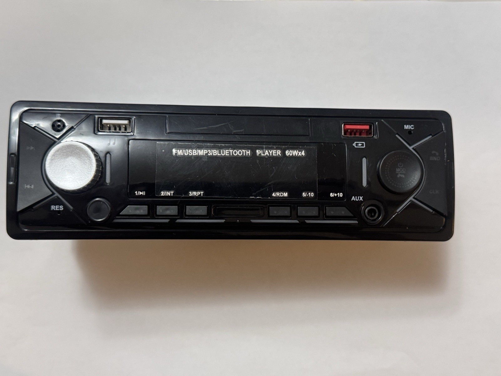 Brand New Universal Single DIN Car Stereo Bluetooth USB FM Radio 60Wx4