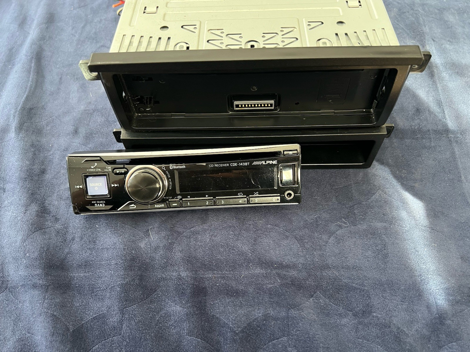 ⭐️ Pre-Owned,TESTED⭐️ Alpine BT|CD|AM/FM|USB-(CDE-143BT)