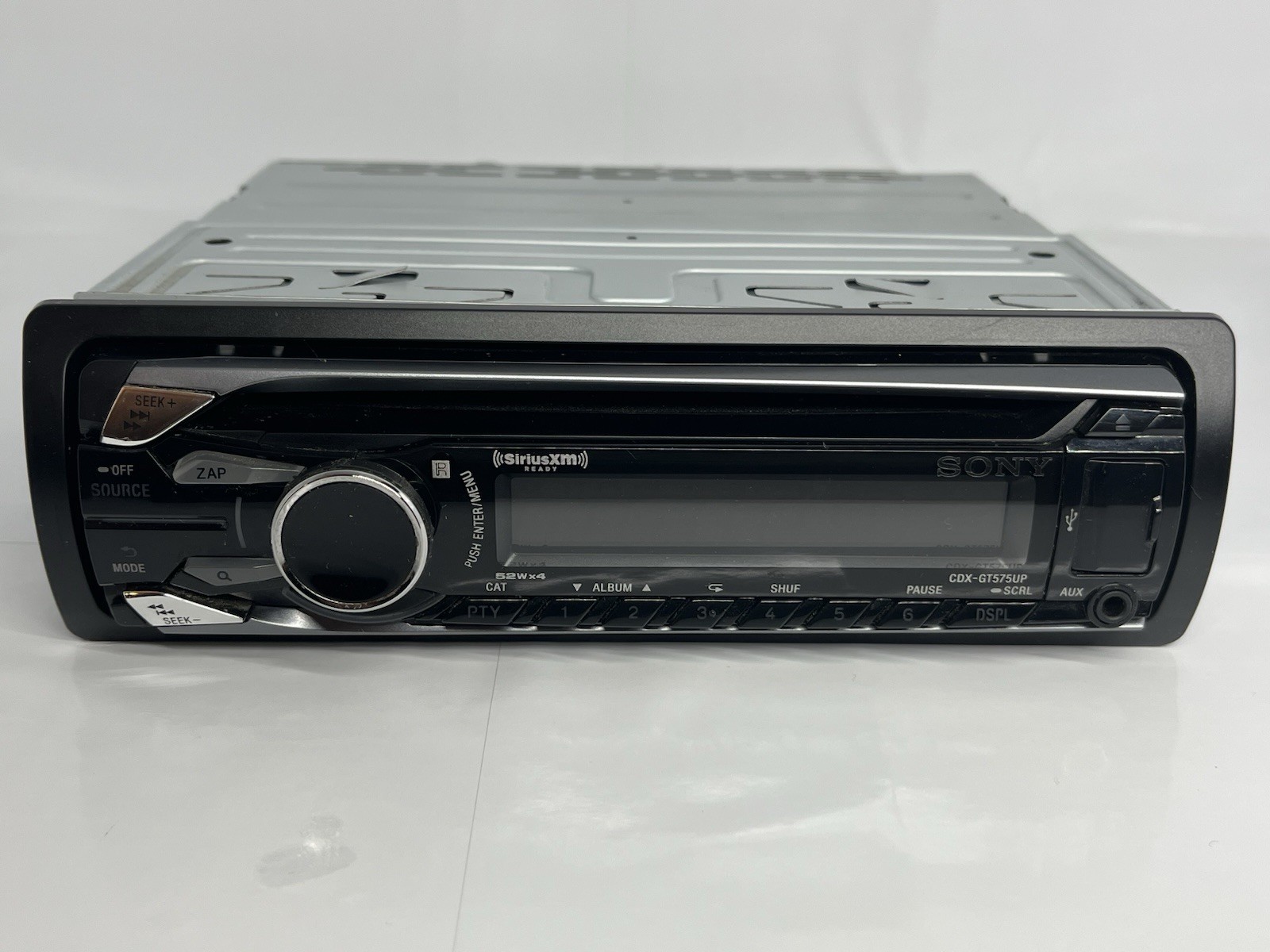 Sony CDX-GT575UP FM/AM Compact Disc Player Sirius XM /No Wires Radio Only + Face