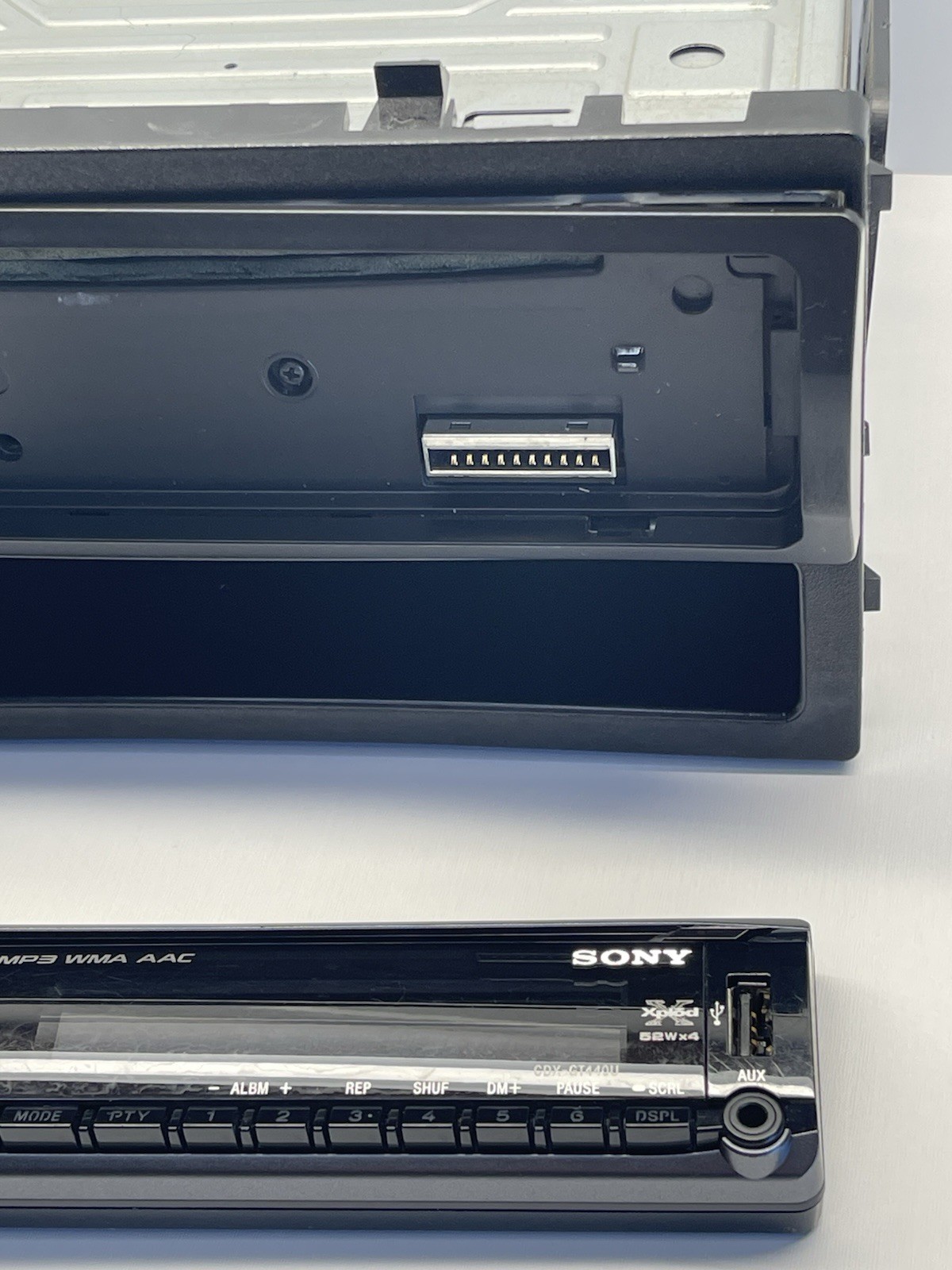 SONY CDX-GT440U Car Audio System Xplod Series CD AM/FM Detachable Face