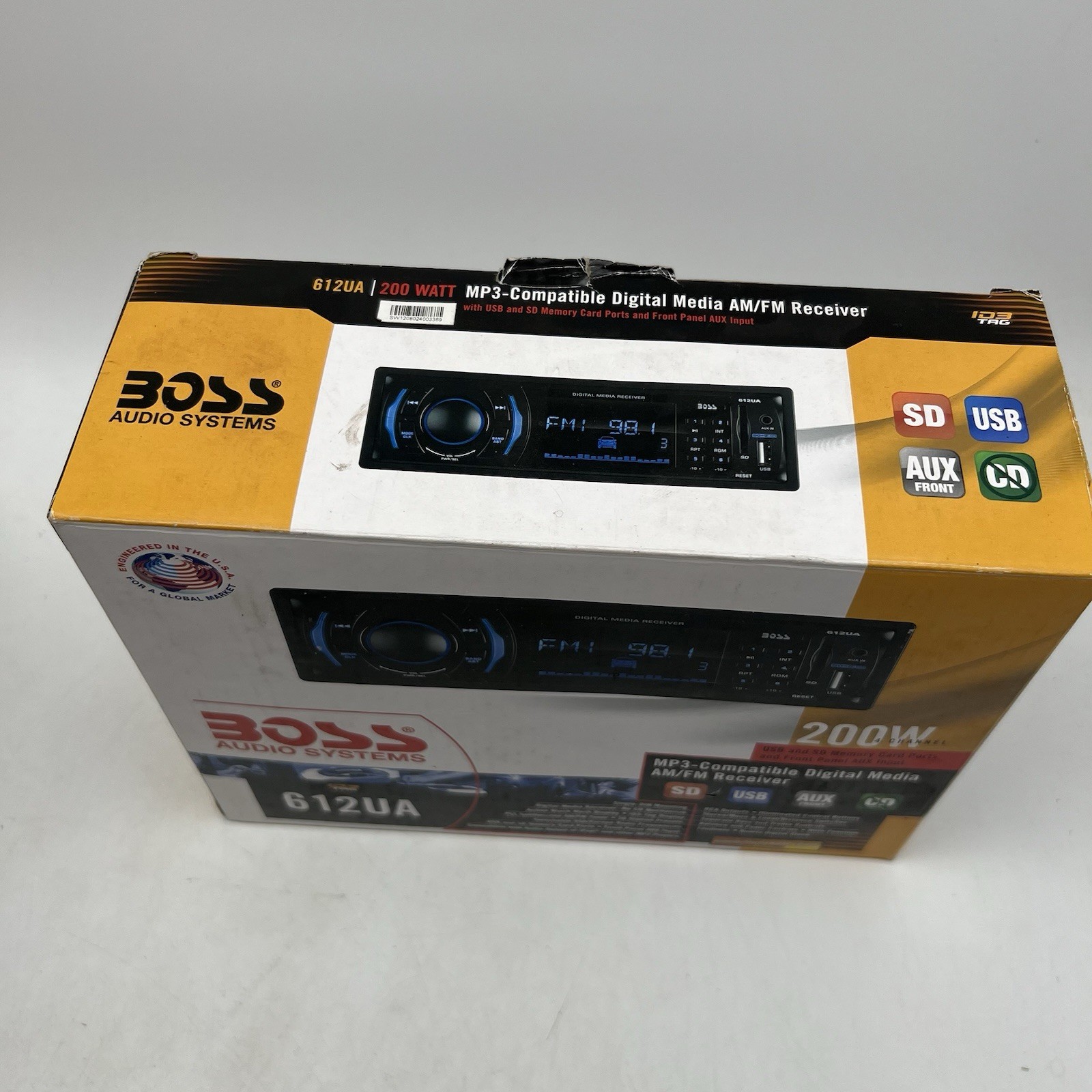 New Boss In-Dash 612UA 200W MP3-Compatible Digital Media AM-FM Receiver