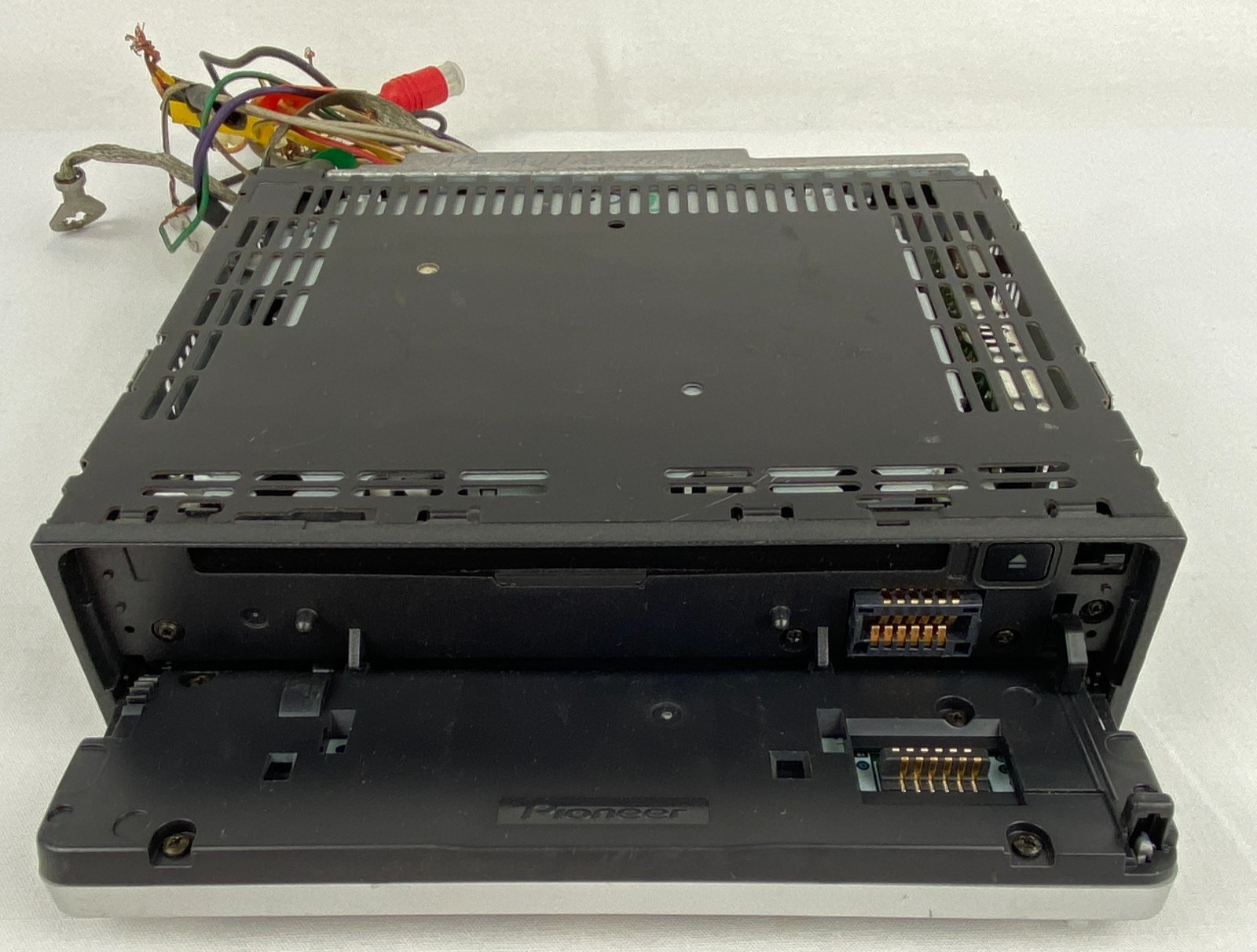 Pioneer Premier DEH-P560MP CD Car Radio *** PARTS ONLY *** B32