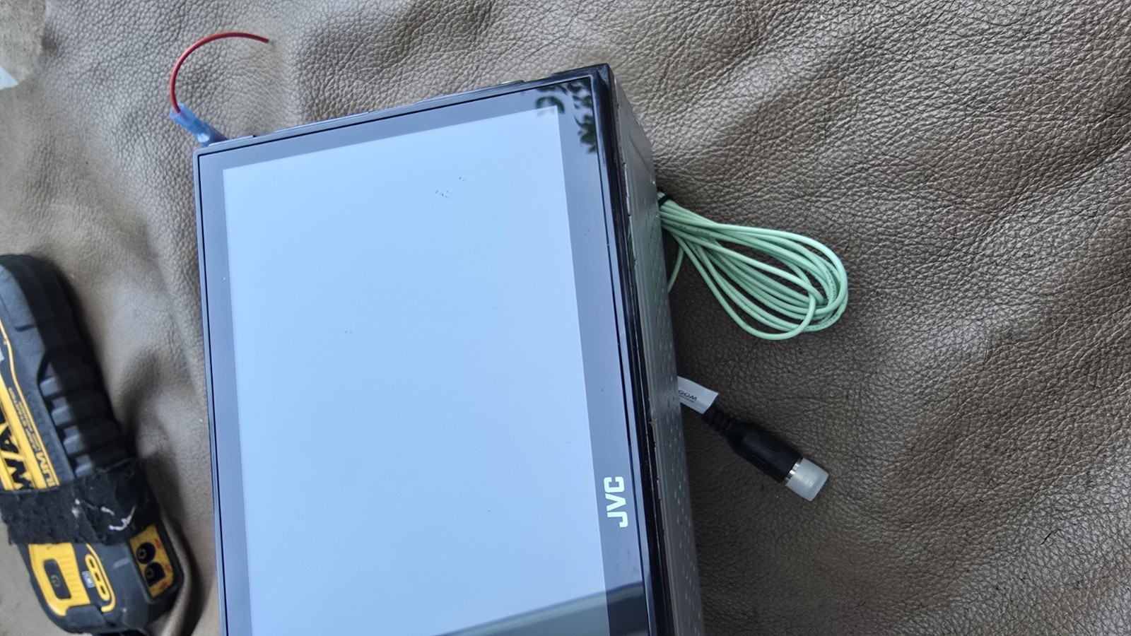 JVC KW-M560BT 6.8″ Apple CarPlay / Android Auto Bluetooth Digital Media Receiver