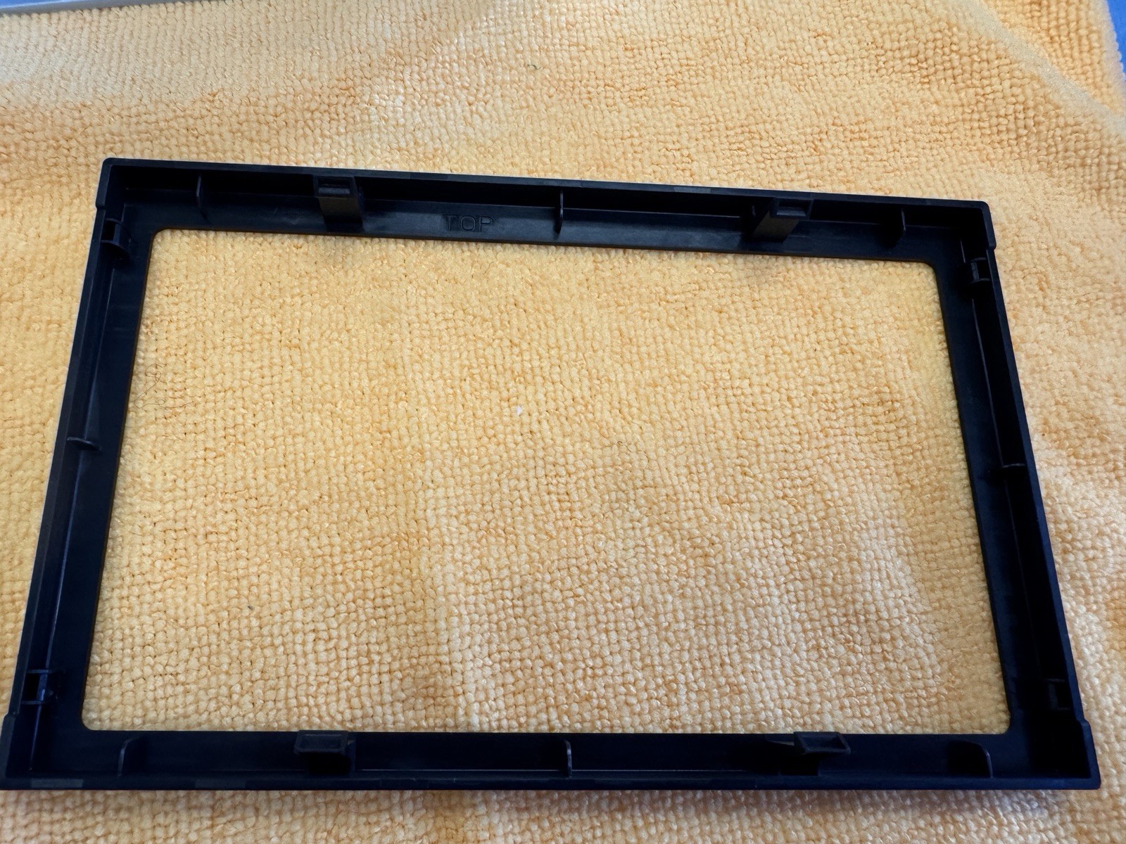 Blaupunkt 6.8” Dakota BP800play Car Stereo Dbl DIN Cage Trim Ring & Removal Keys