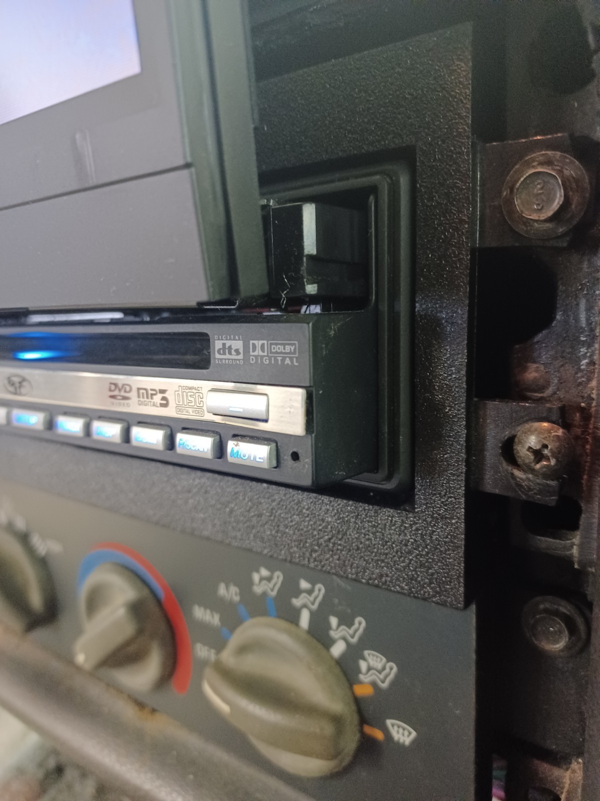 RARE OLD SCHOOL ROCKFORD FOSGATE RAVDVD2 7 INCH LCD CD/DVD PLAYER – W/ NEW STUFF