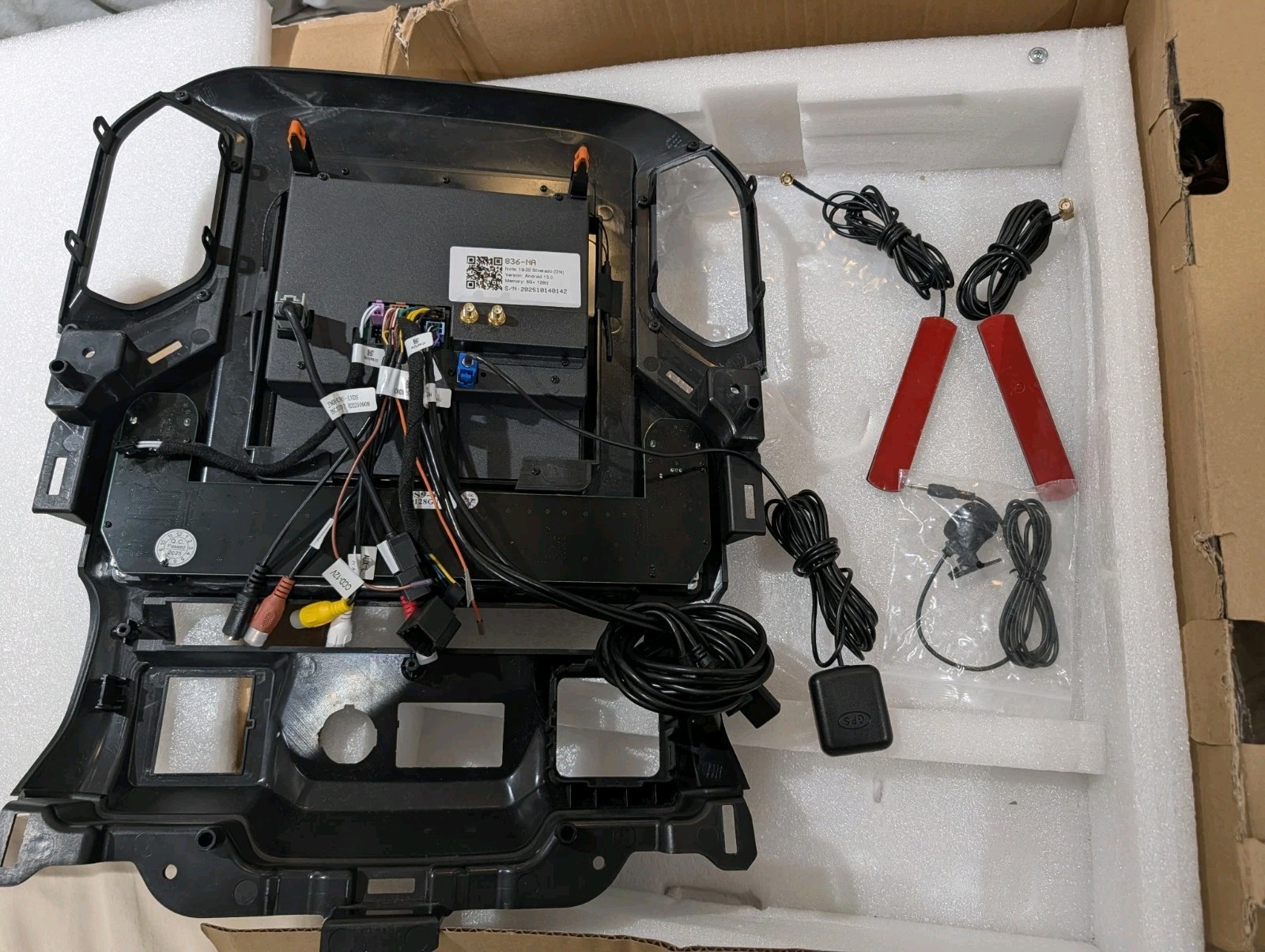 15.6″ Android 13 Screen Car Radio For 19-22 Chevrolet Silverado GMC For Parts
