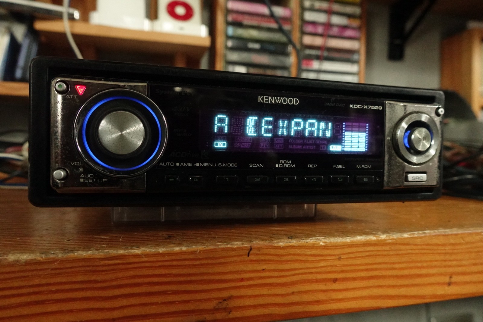 Kenwood KDC-X7529. CD/Fm108/Bluetooth player.