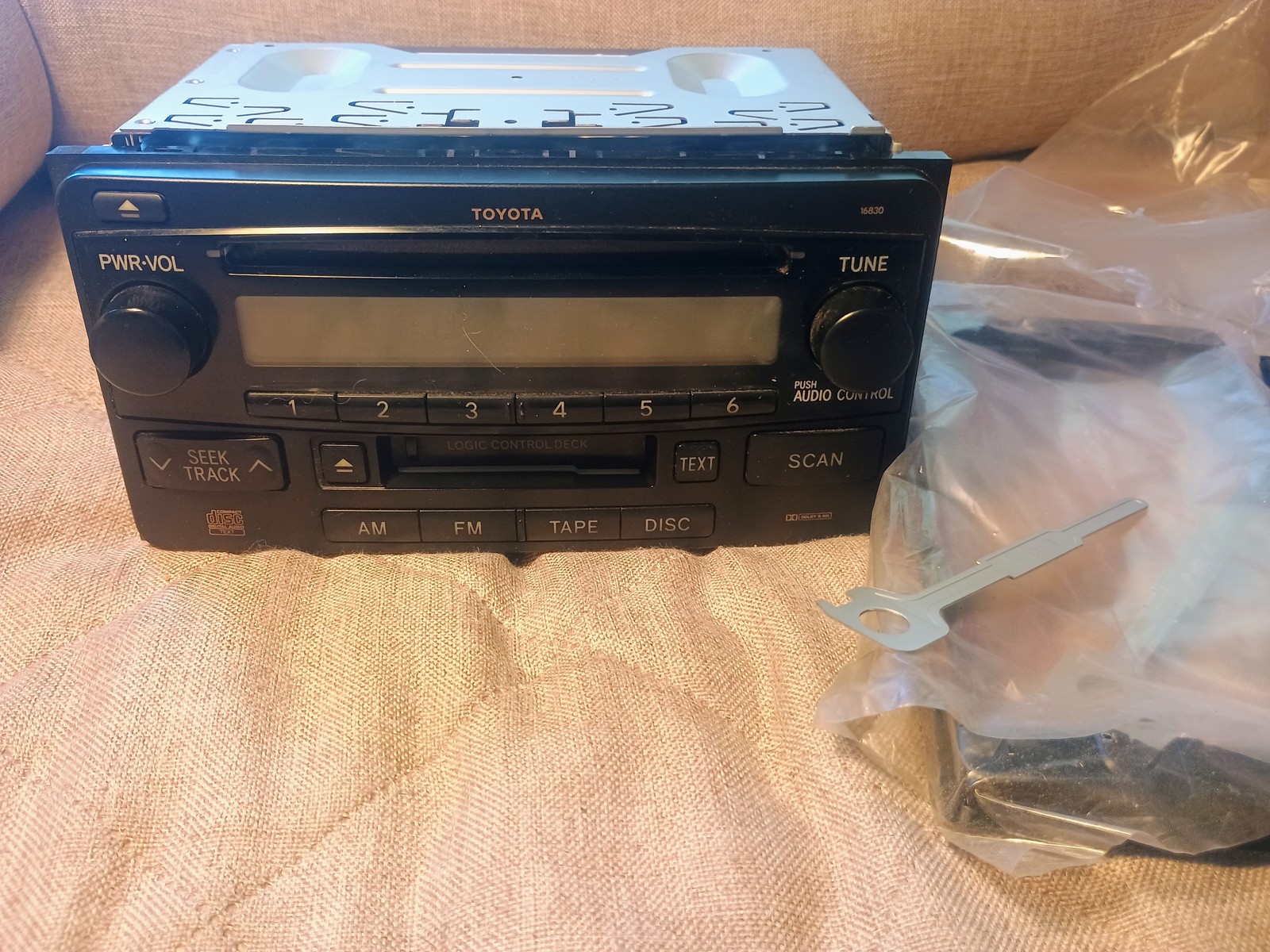 Toyota 86120-2B760 OEM Car Audio In-Dash Unit AM/FM Cassette CD Player