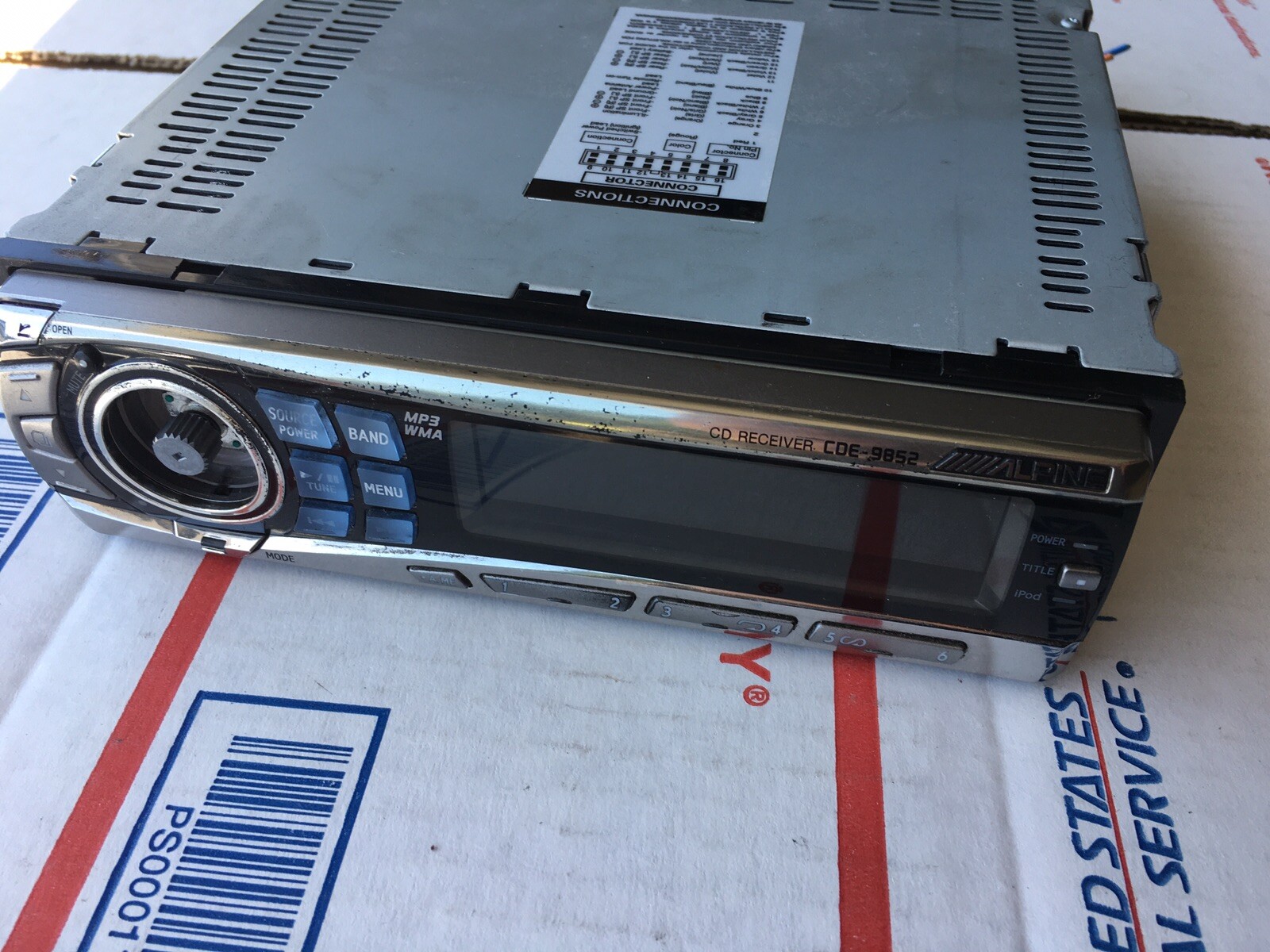 Alpine CDE-9852 CD player MP3/WMA playback Old School AM/FM Radio Stereo