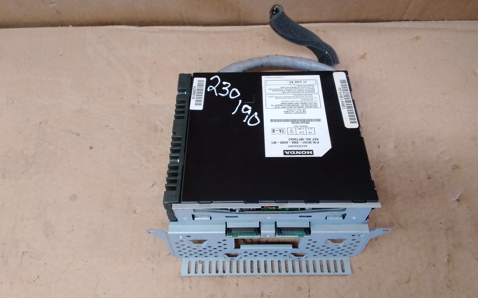 2007 HONDA CIVIC LX AM/FM/CD/MP3 RECEIVER FACE ID-2AE0 CODE-63411