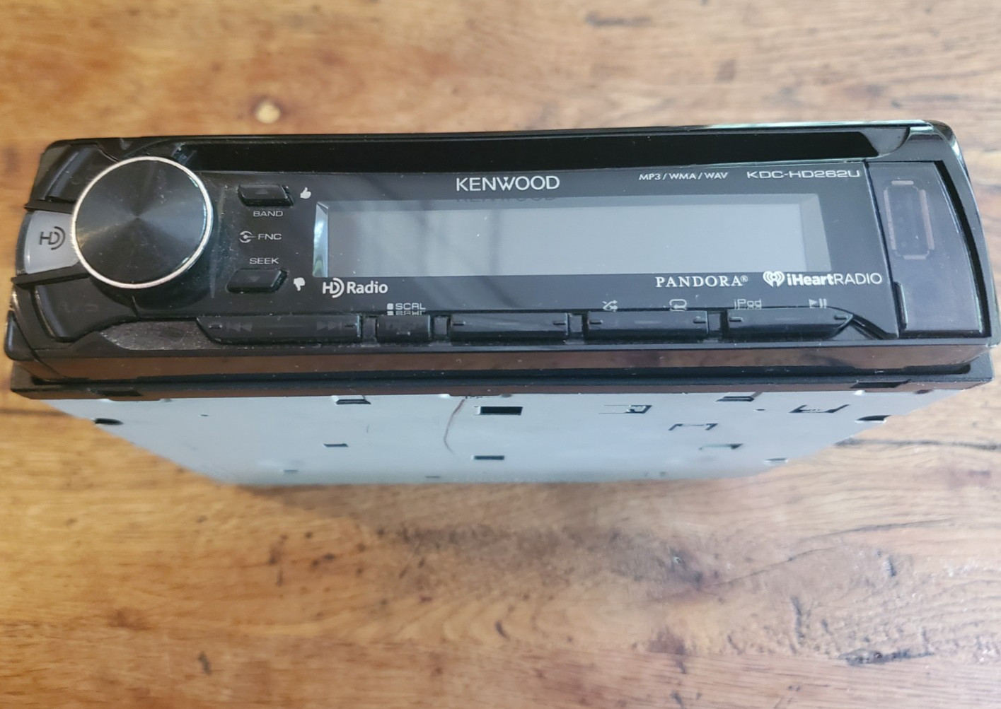 Kenwood eXcelon car stereo KDC-HD262U