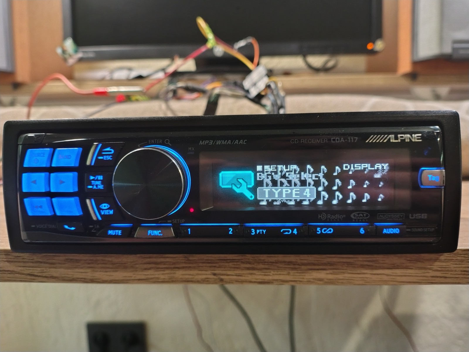 Alpine CDA-117 Car Stereo Mobile Media Station Fully Working Great Shape
