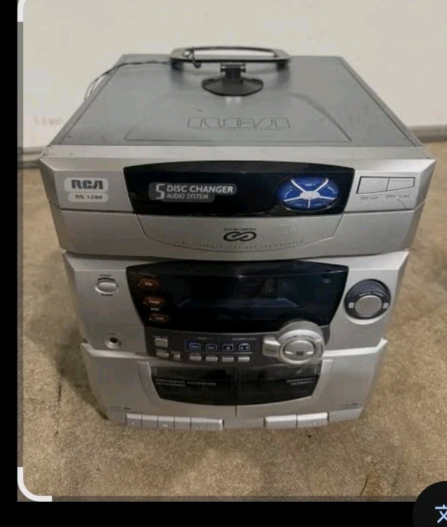 BRAND NEW IN BOX Rca 5 Disc Stereo, Speaker 2 Sub Woofer 2 Remote