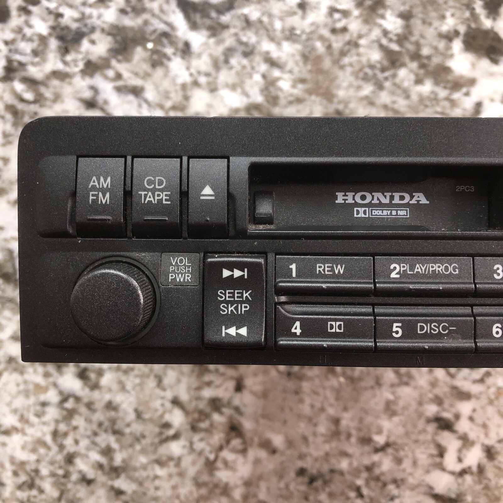 2001-2002 Honda Civic OEM Cassette AM FM Radio Player CM621-A0 39100-S5A-A110-M1