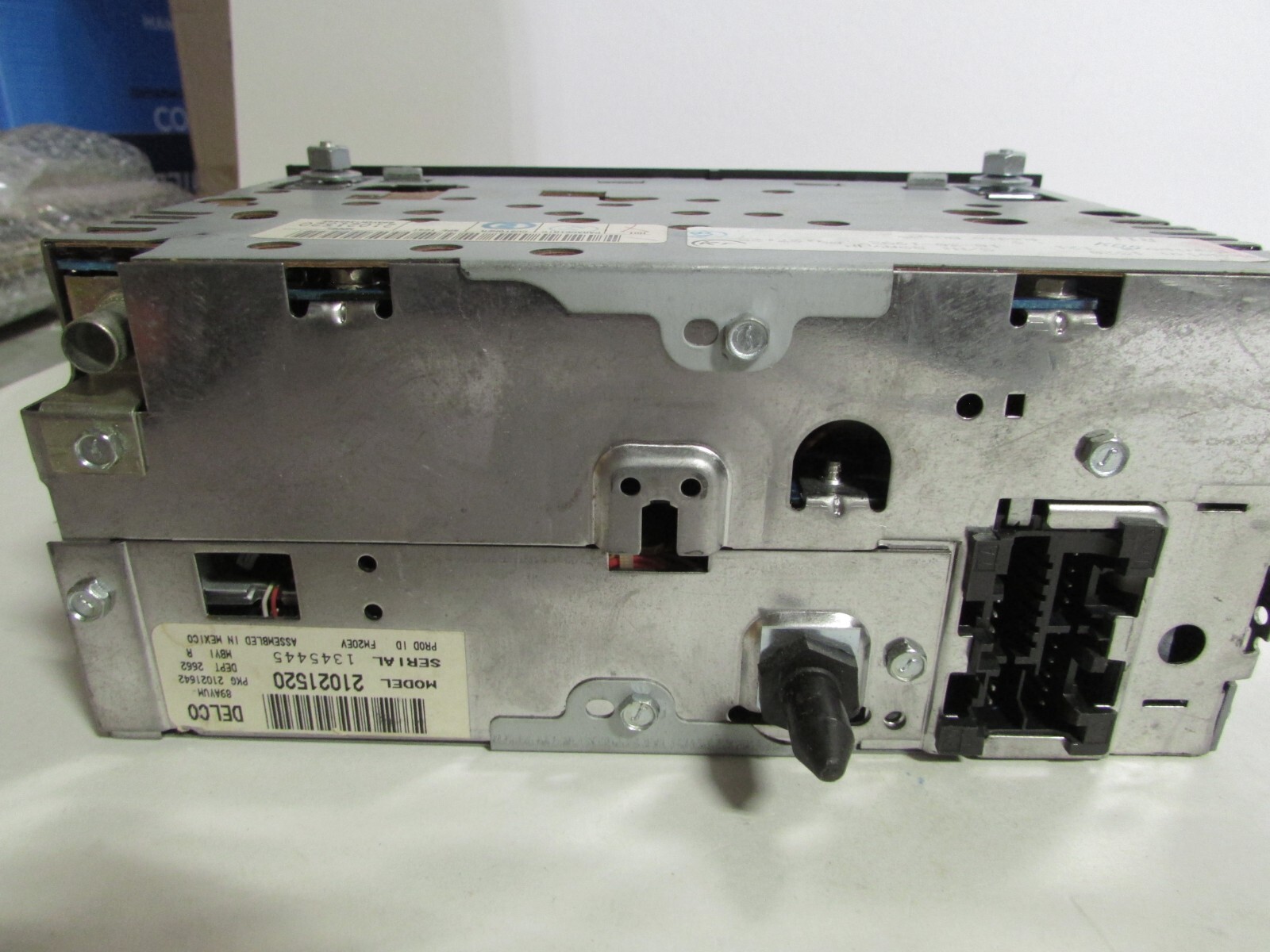 GM DELCO SATURN OEM In-Dash AM/FM Radio Cassette Player # 21021520 VTG UNTESTED