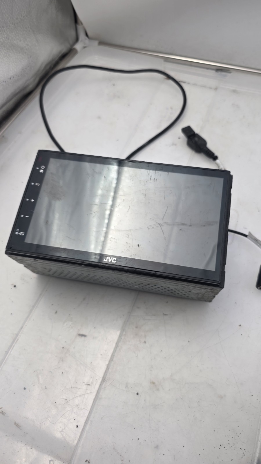 JVC KW-M150BT 6.8″ Touchscreen Shallow Bluetooth Stereo Receiver NO TESTED