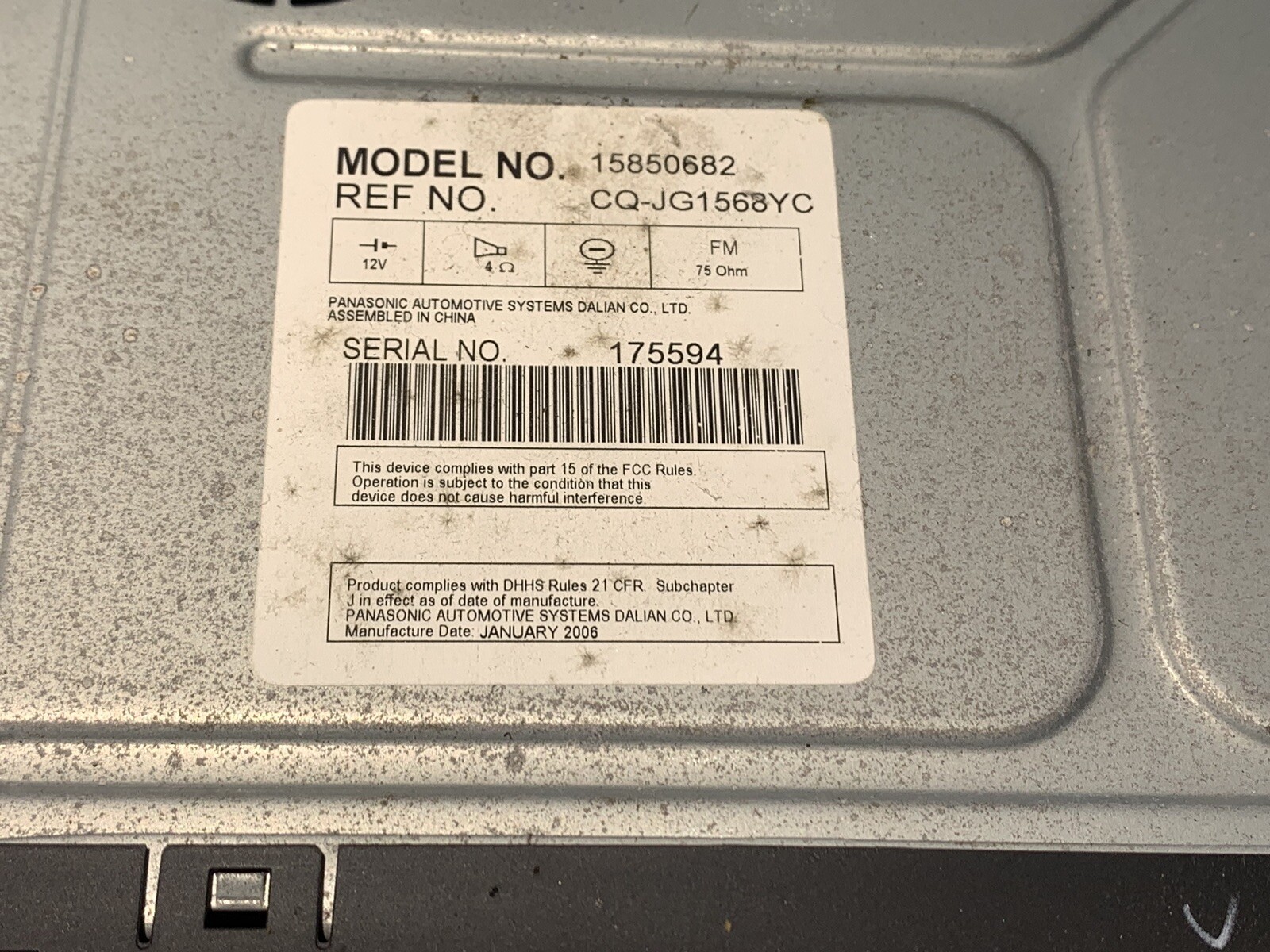 06 07 Saturn Ion AM FM CD radio receiver OEM 15850682