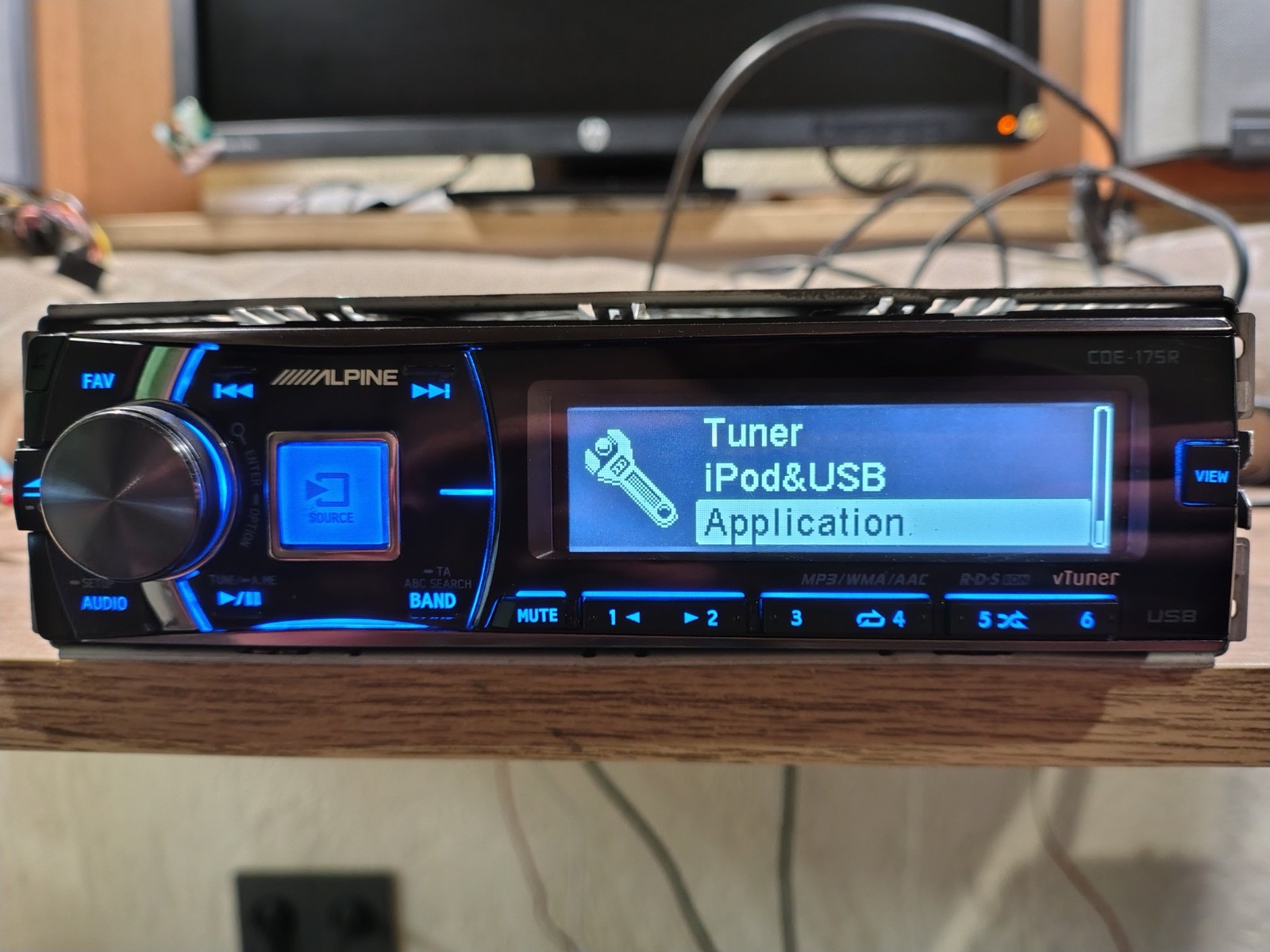 Alpine CDE-175R Car Stereo Mobile Media Station Fully Working Great Shape