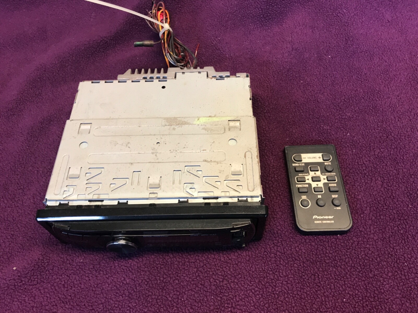 Pioneer DEH-3200UB CD Player/USB In Dash Receiver Radio w/Remote