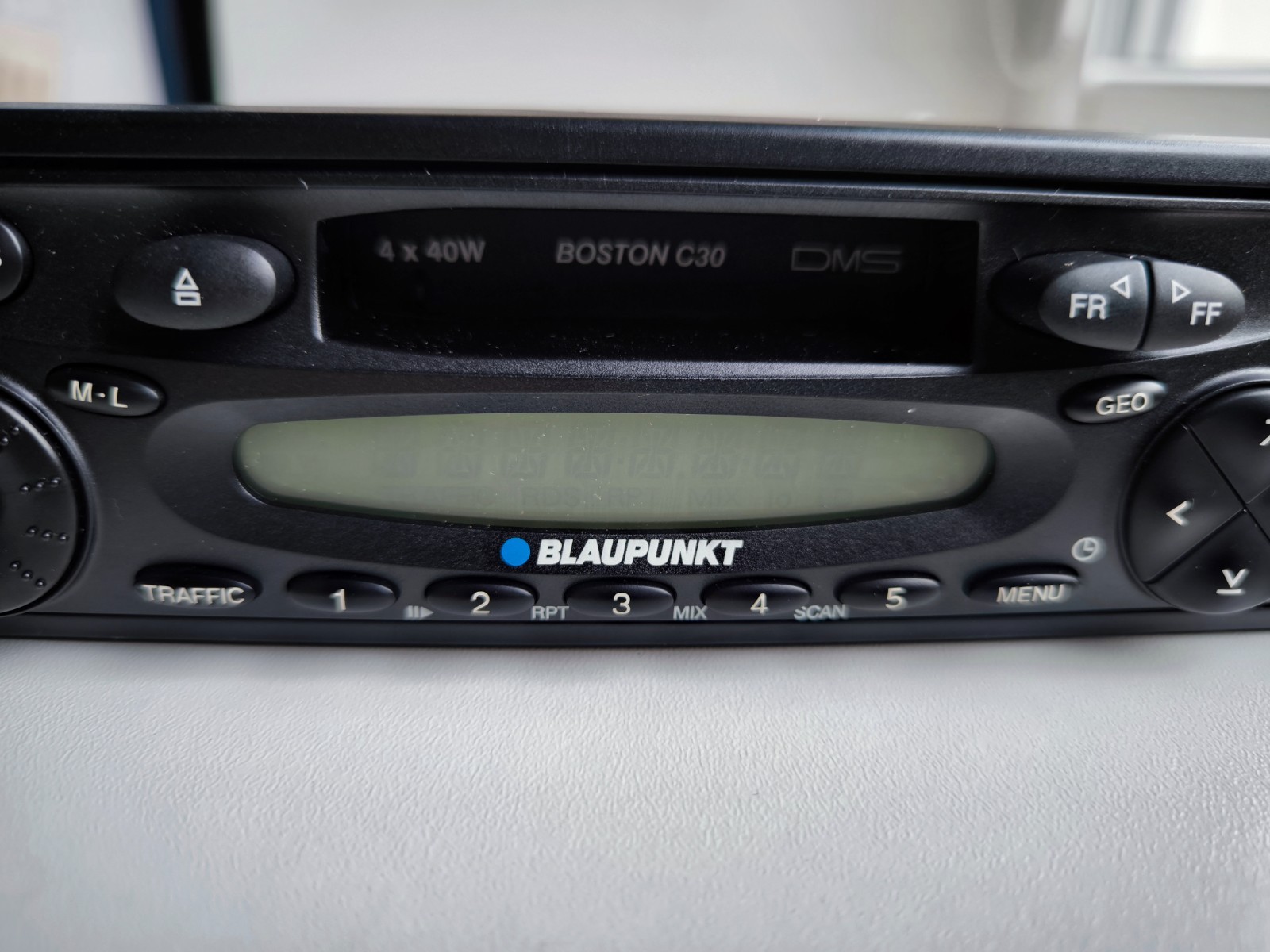 NEW Blaupunkt Boston C30 7640125510 7 640 125 510 Original Car Radio 4x40w + box