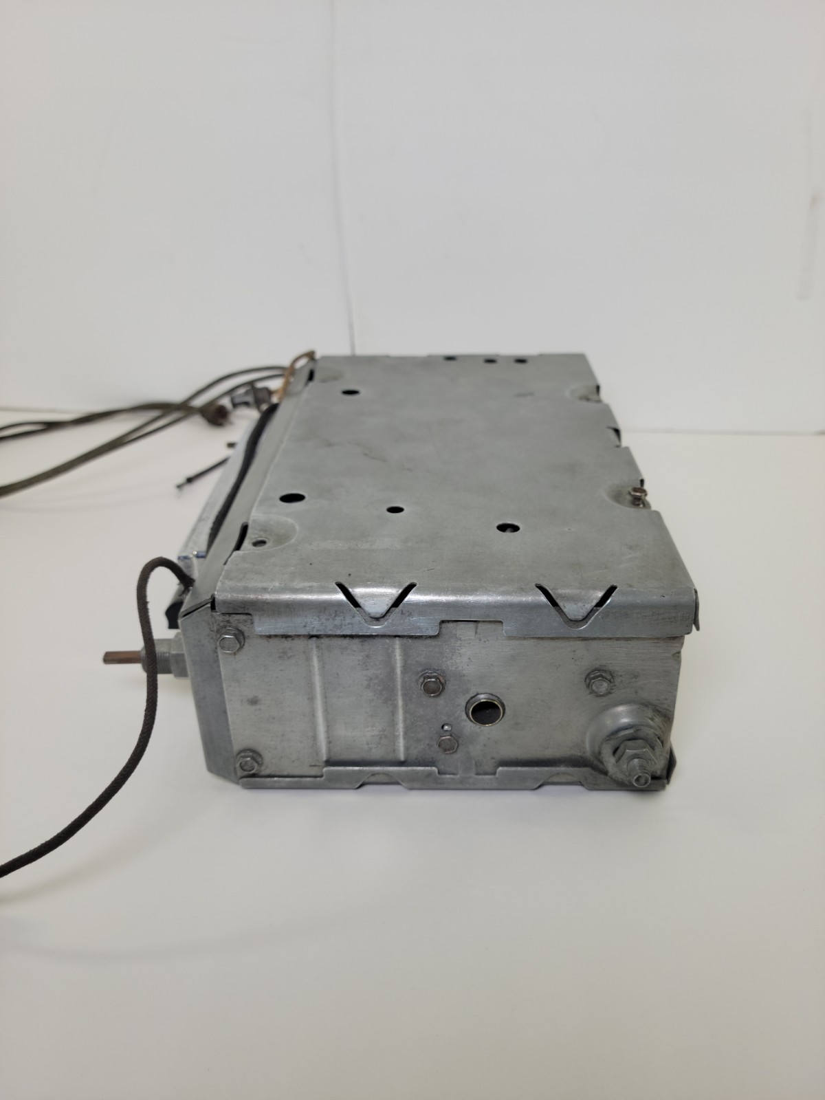 1950s 1960s Classic Car Radio Chevy Bel Air Ford Fairlane Automatic 12 Volts OEM