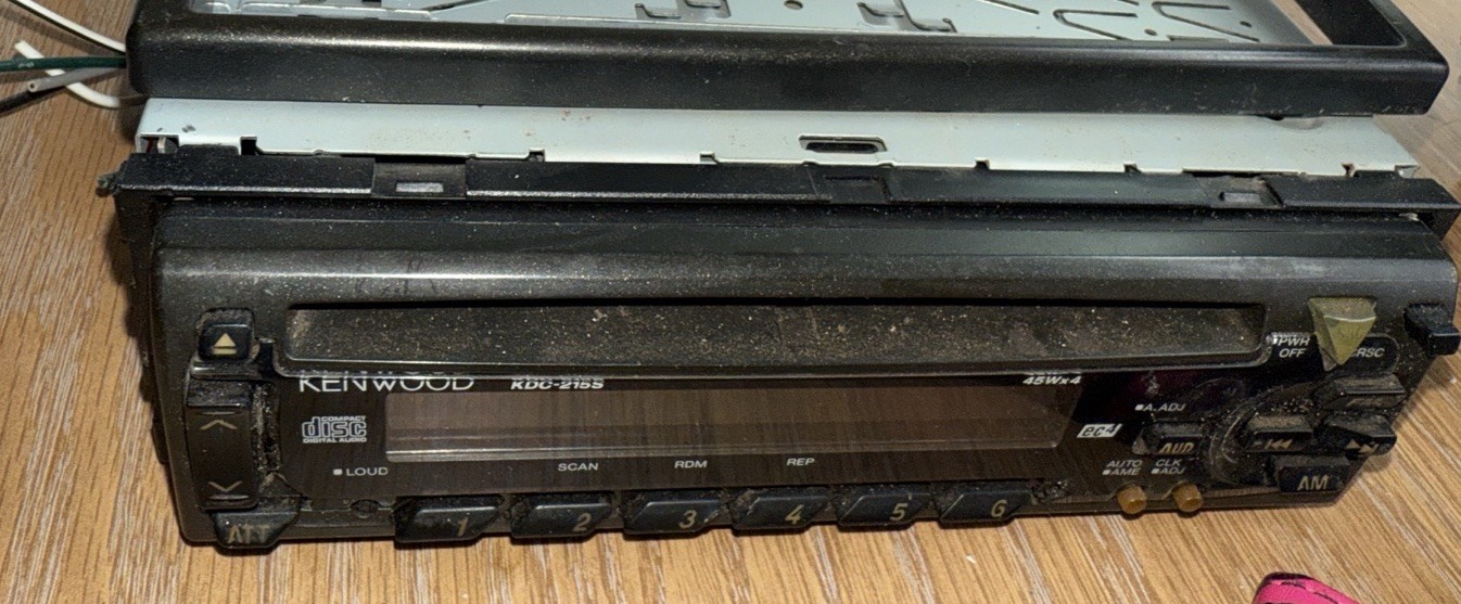Kenwood KDC-152 CD Player MP3 In Dash Receiver