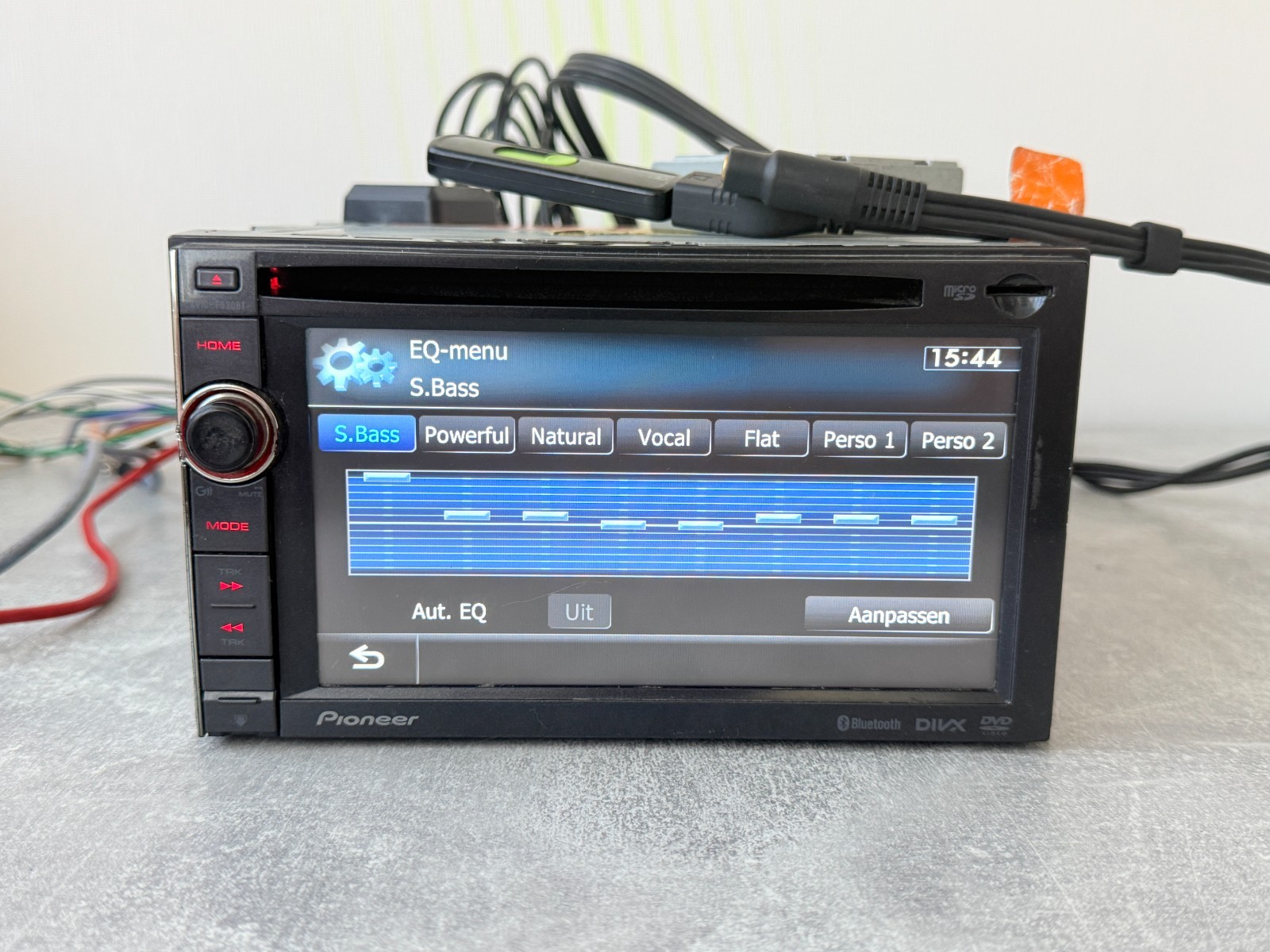 Pioneer AVIC-F930BT 6.1″ 2DIN GPS Navigation Bluetooth DvD CD Multimedia Car Ste