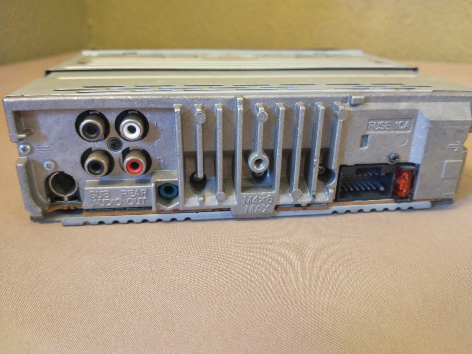 Sony CDX-G3100UP Single Din CD Car Radio Receiver USB Auxiliary Input Compatible