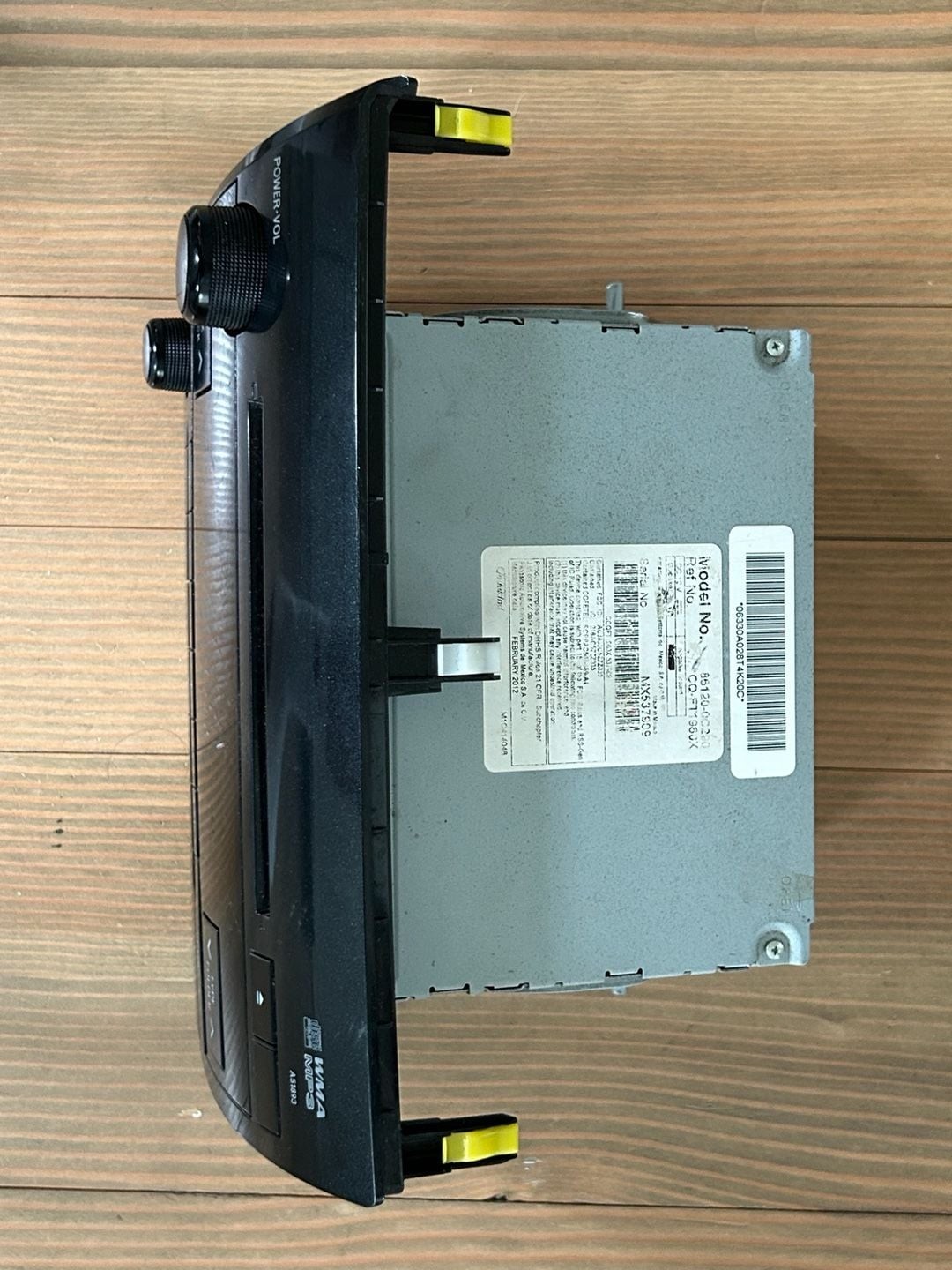 Toyota Tundra OEM AM/FM CD MP3 Radio Receiver, Model 86120-00290