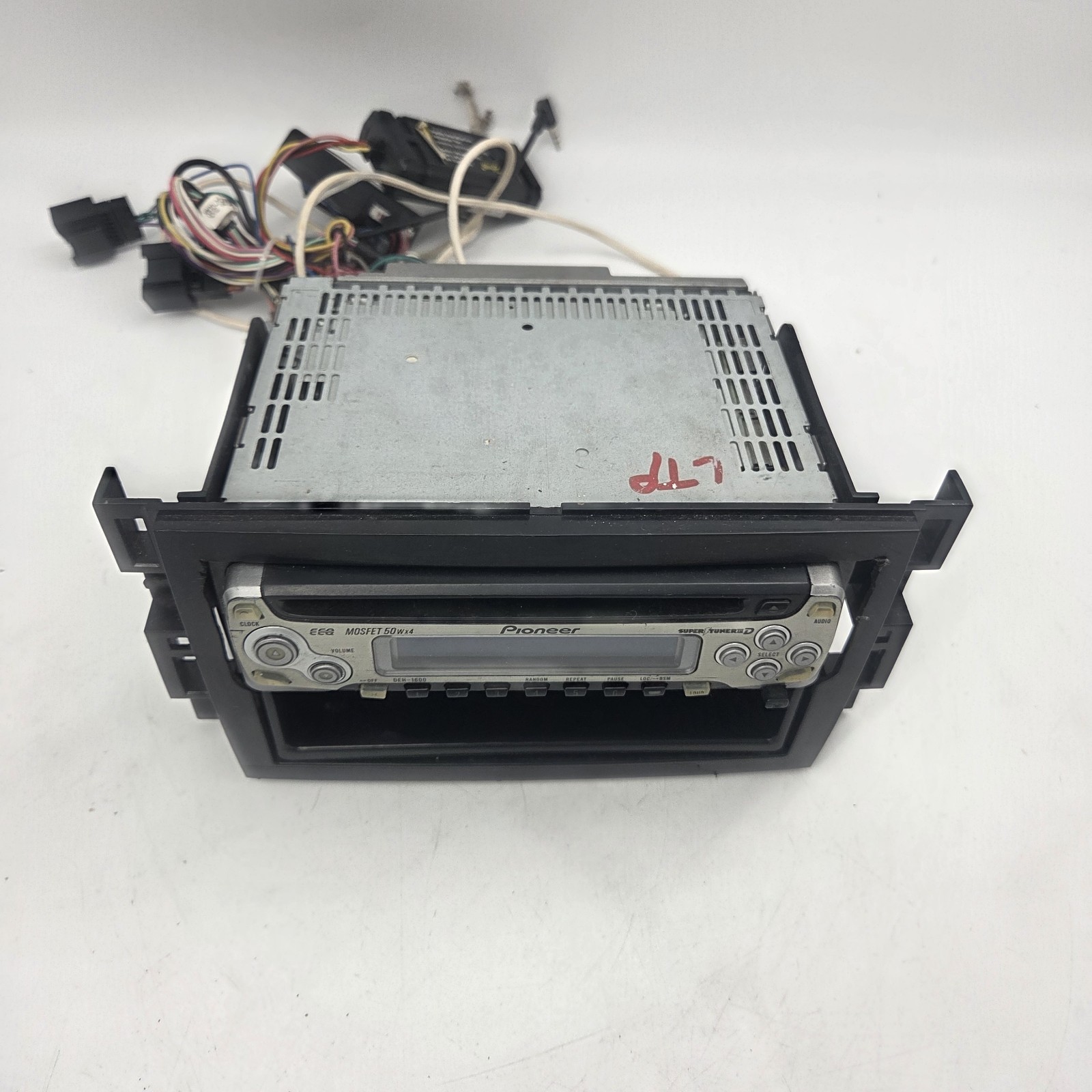 Pioneer DEH-1600 MOSFET 50Wx4 High Power CD Player with FM/AM Radio
