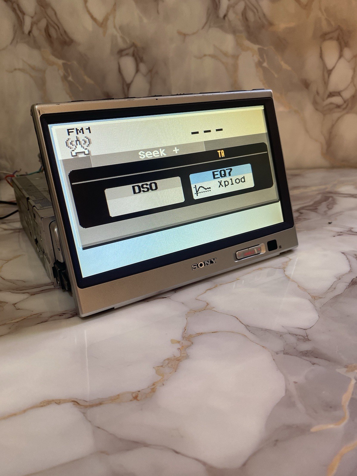 Rare Sony XAV-7W IN-DASH 7″ LCD Monitor Player Car Stereo Receiver *WORKING*