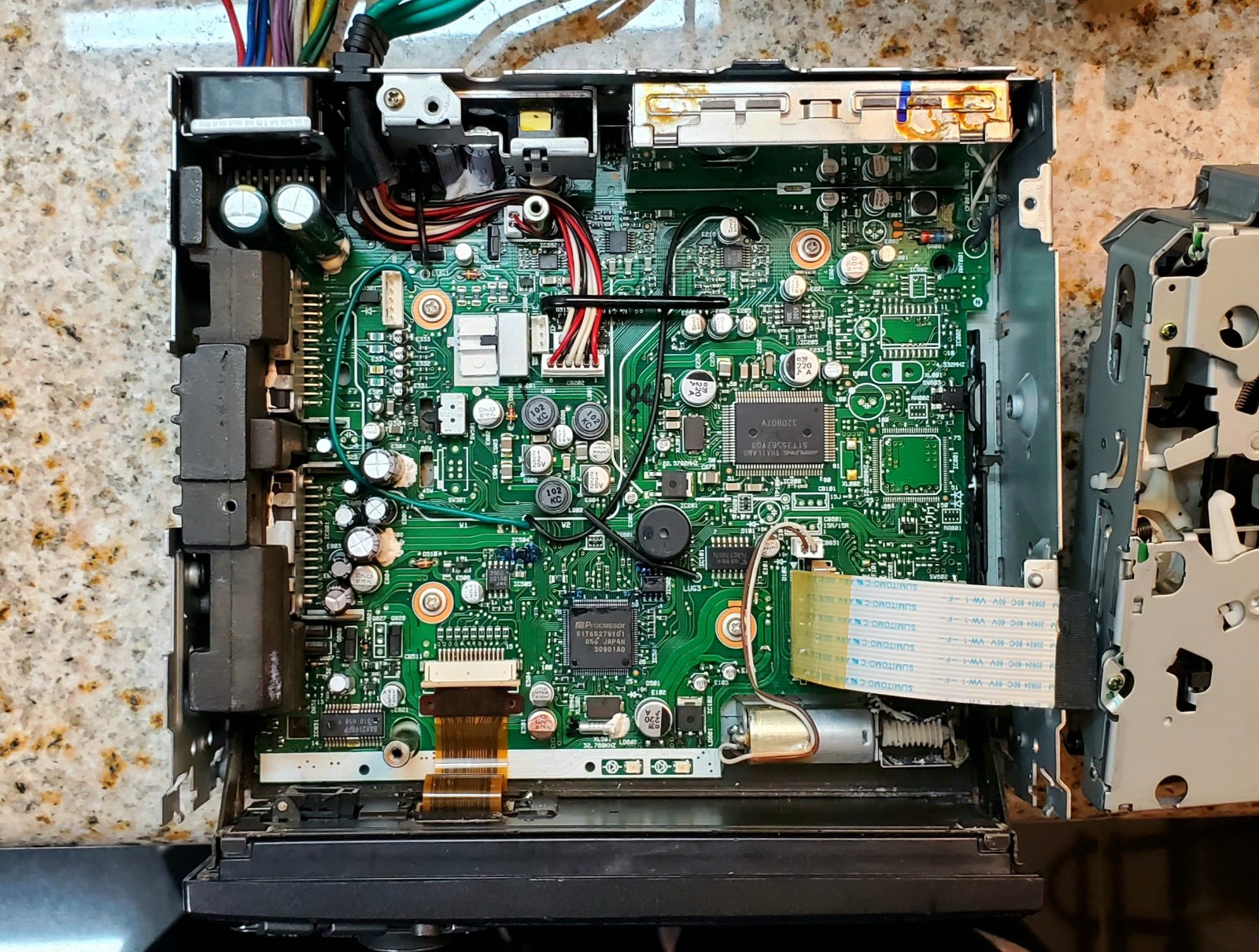 Alpine CDA-9815 CD/MP3/WMA Receiver – Restored Aesthetics – For Parts or Repair