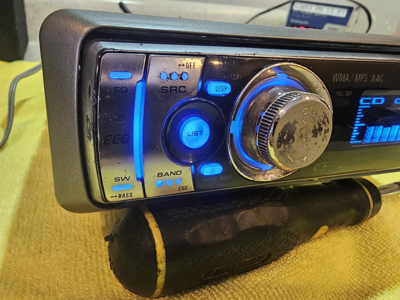 Pioneer Old School HU DEH-P6800mp Cd Receiver. Motorized Face Dolphins Display