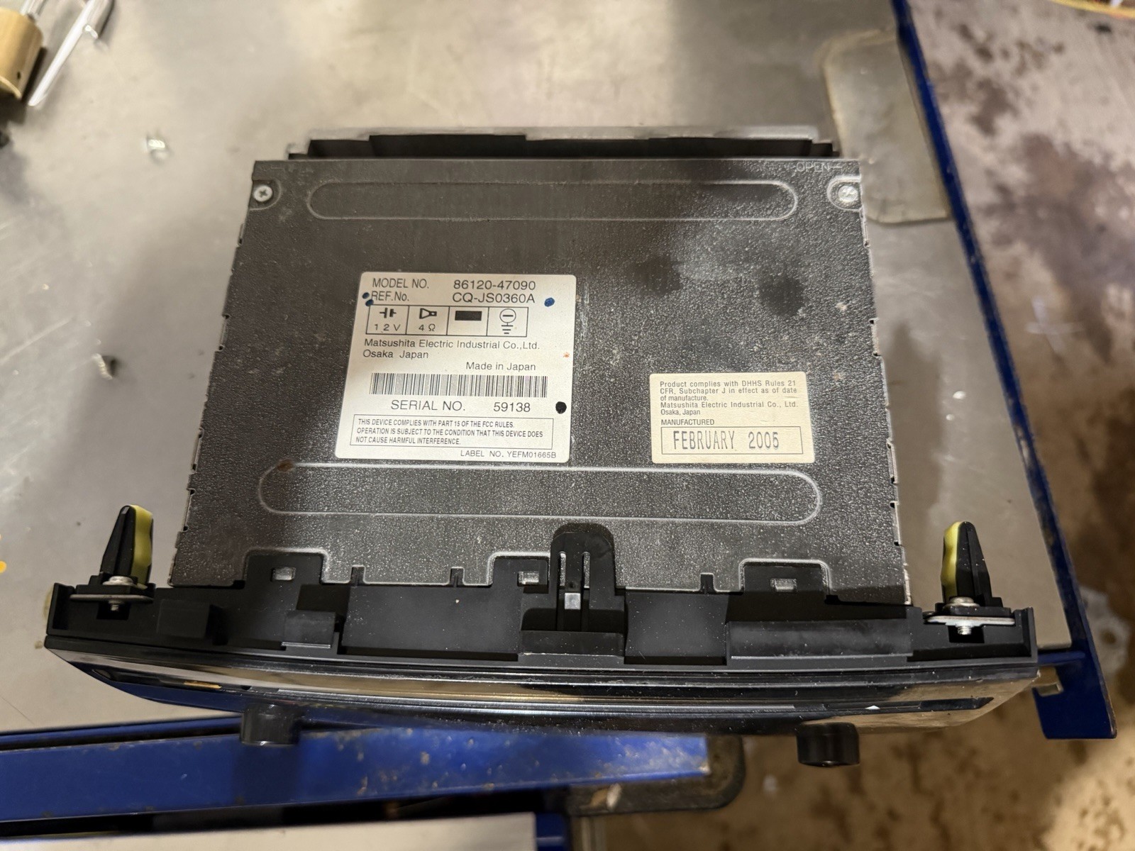 Toyota AM FM Radio CD & Cassette Player 86120-48430 OEM