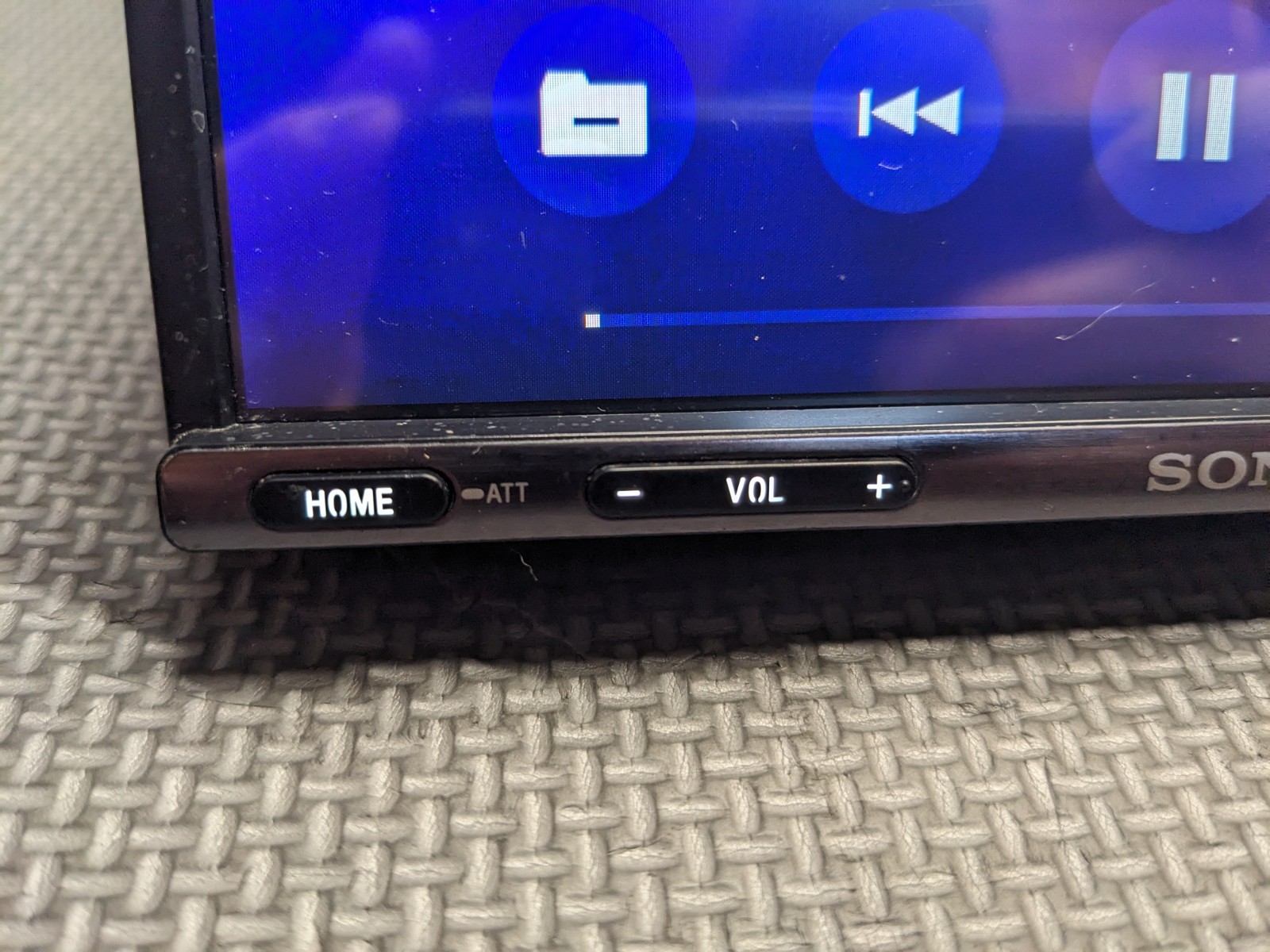 Sony XAV-AX150 6.95″ Multimedia Touchscreen Receiver CarPlay Android Auto TESTED