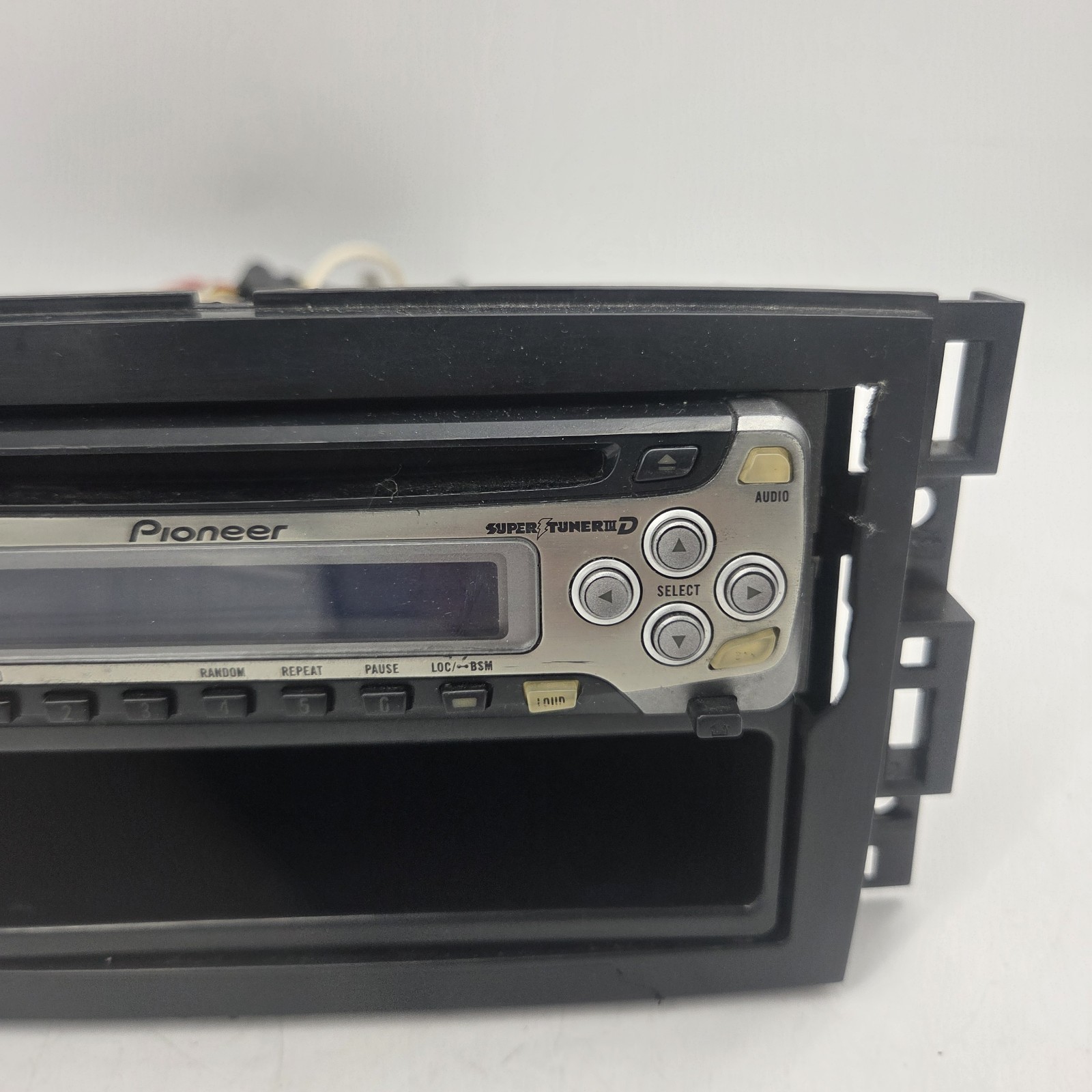 Pioneer DEH-1600 MOSFET 50Wx4 High Power CD Player with FM/AM Radio