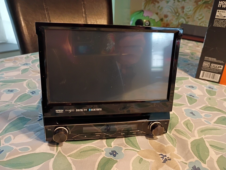 Soundwave 7 Inch Flip Out Screen 1 DIN Car DVD Player GPS Detachable Front
