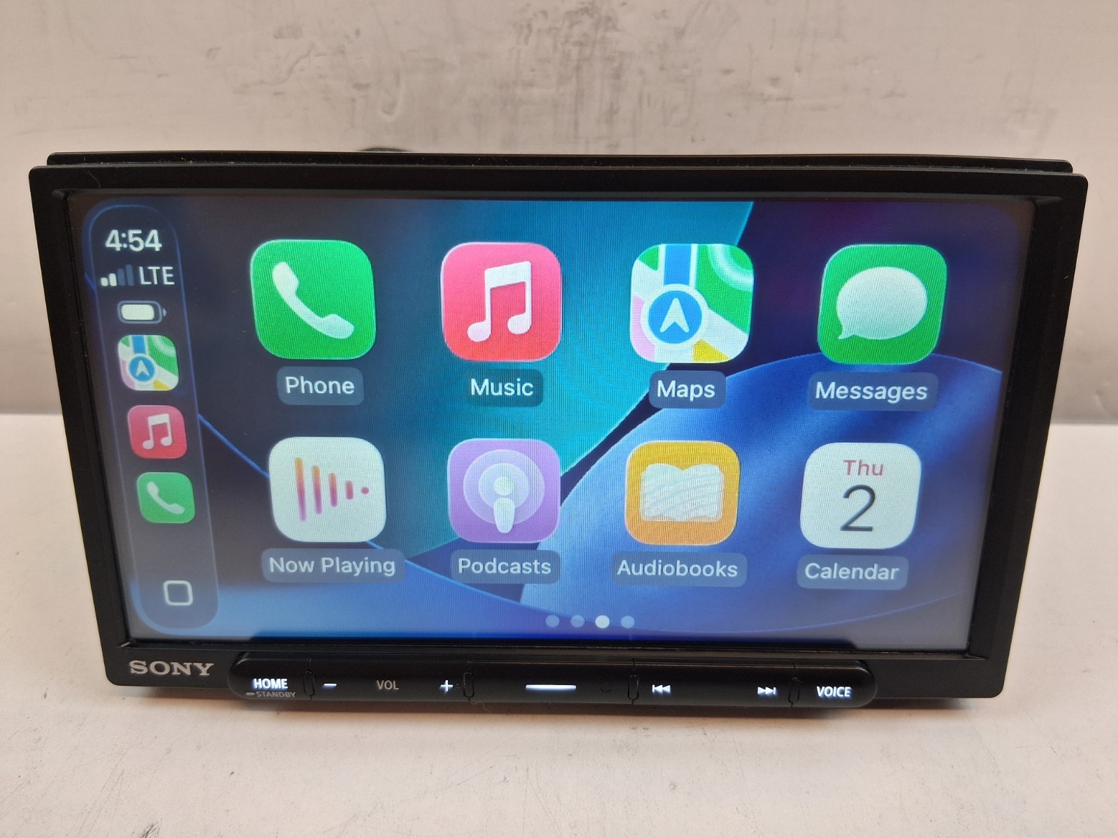 Sony XAV-AX4000 6.95″ Wireless CarPlay/Android Auto, & Maestro Connectivity
