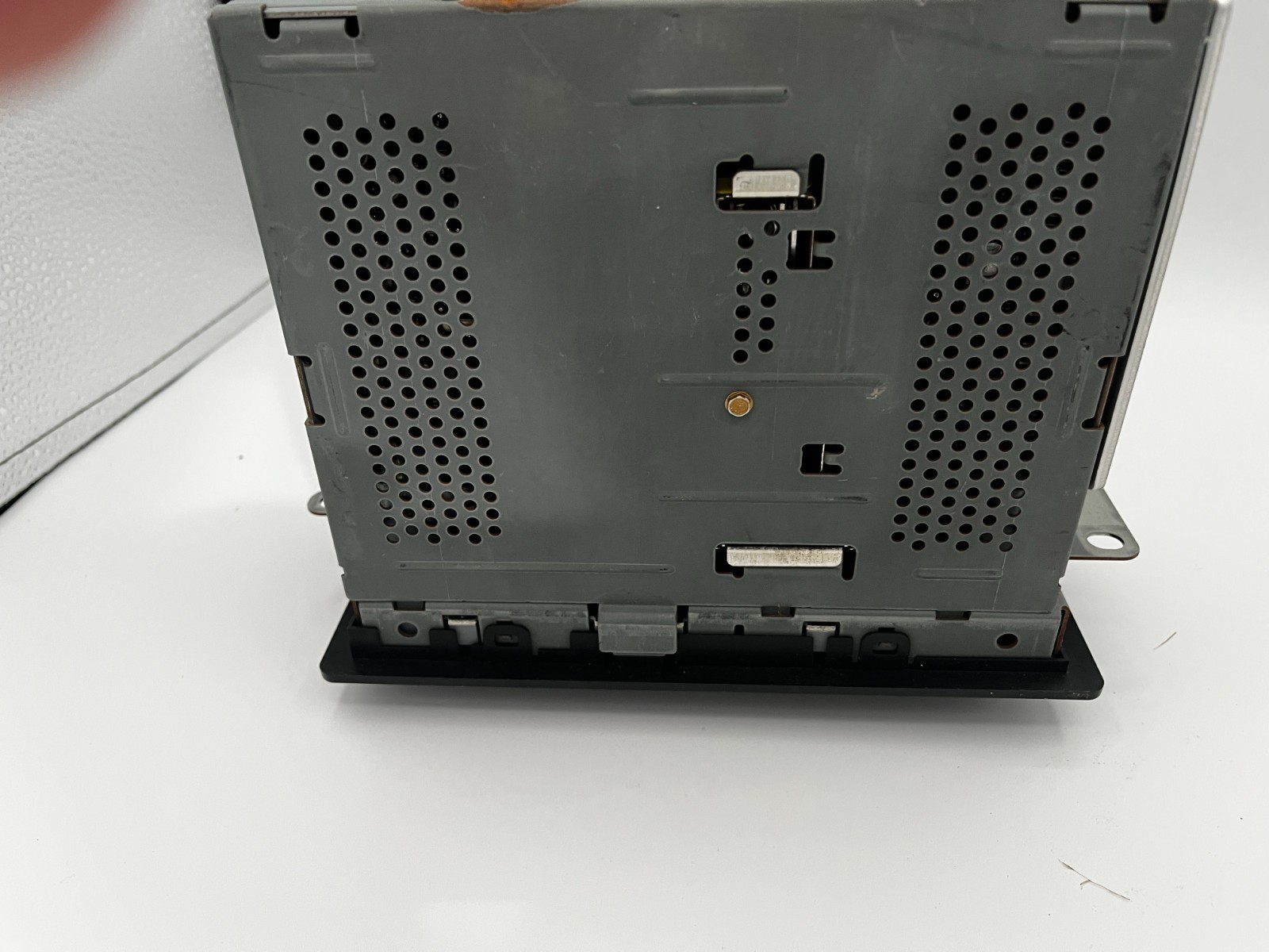 Car Stereo Head Unit Chevrolet 2003 Silverado – Locked
