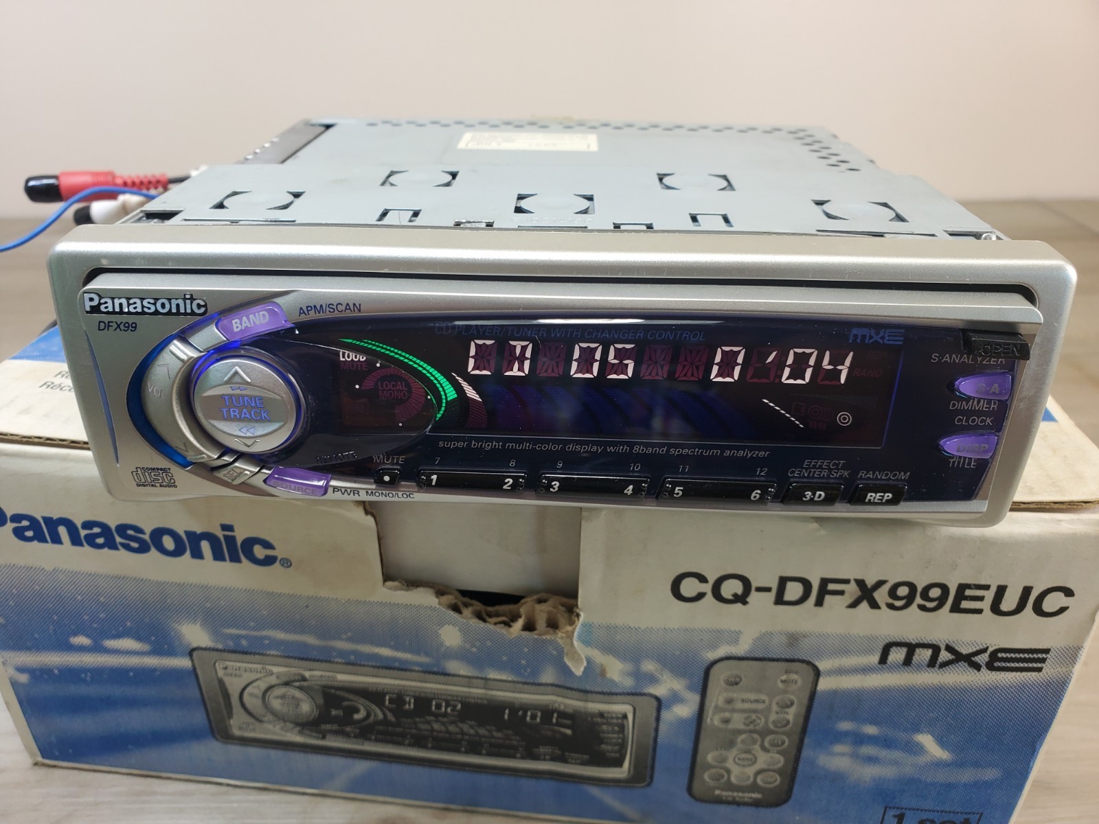 Panasonic CQ DFX-99EUC 5volts car cd player eq spectrum analyzer radio