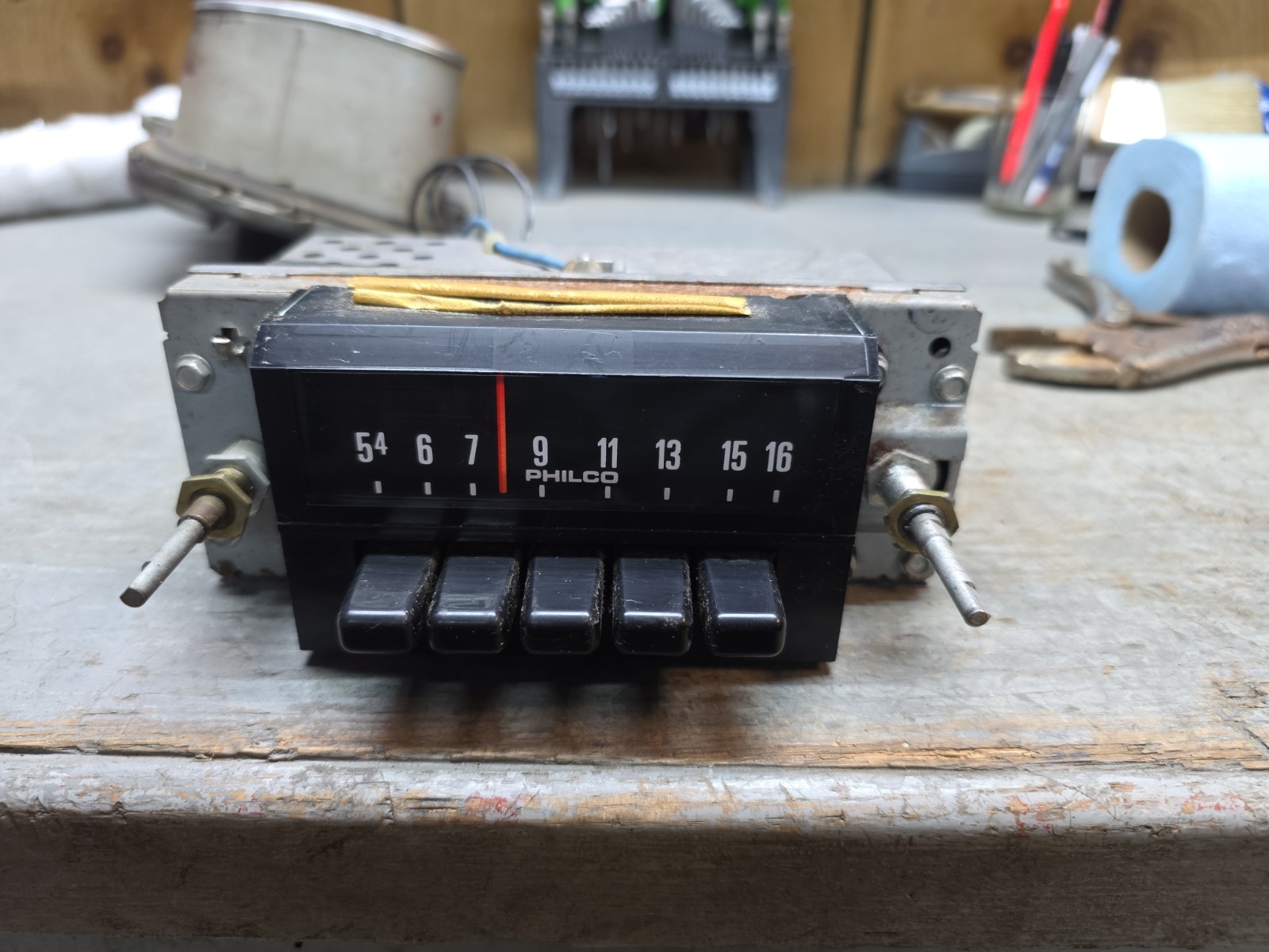 Ford AM Car Radio 12V NEG GND Philco D30A-18806