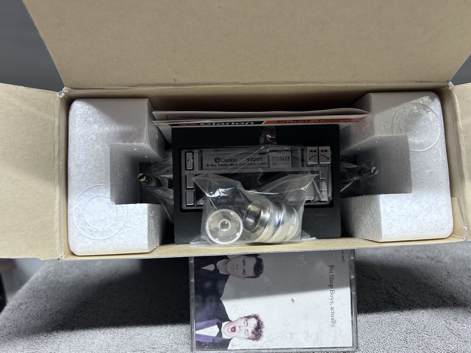 Clarion 9300R AM/FM Cassette Deck .Old School Stereo. Two Shaft Design. NOS. NEW