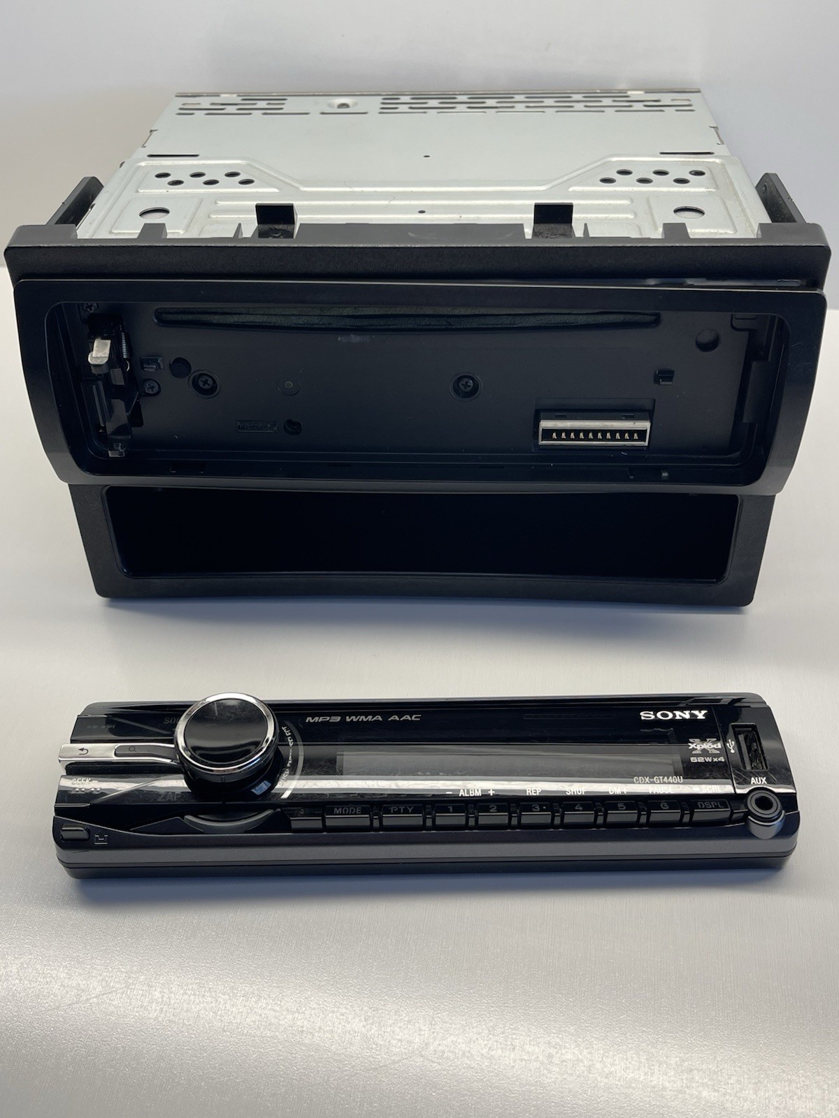 SONY CDX-GT440U Car Audio System Xplod Series CD AM/FM Detachable Face