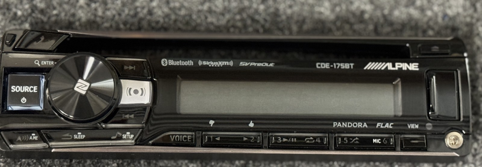 Alpine CDE-175BT NEW/OPEN BOX. EXTREMELY HARD TO FIND (SEE DESCRIPTION)